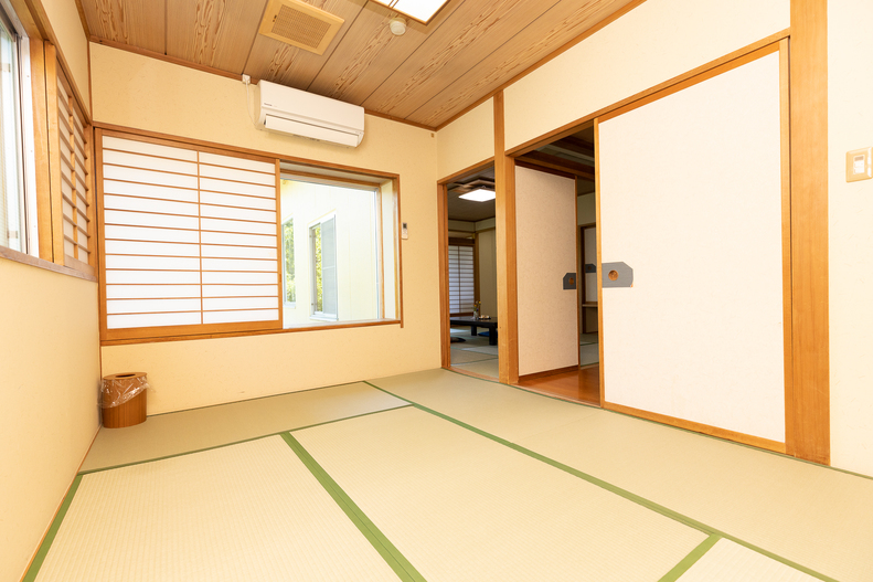 角部屋で、二間あるから大家族でも安心。【和室１０畳＋６畳】