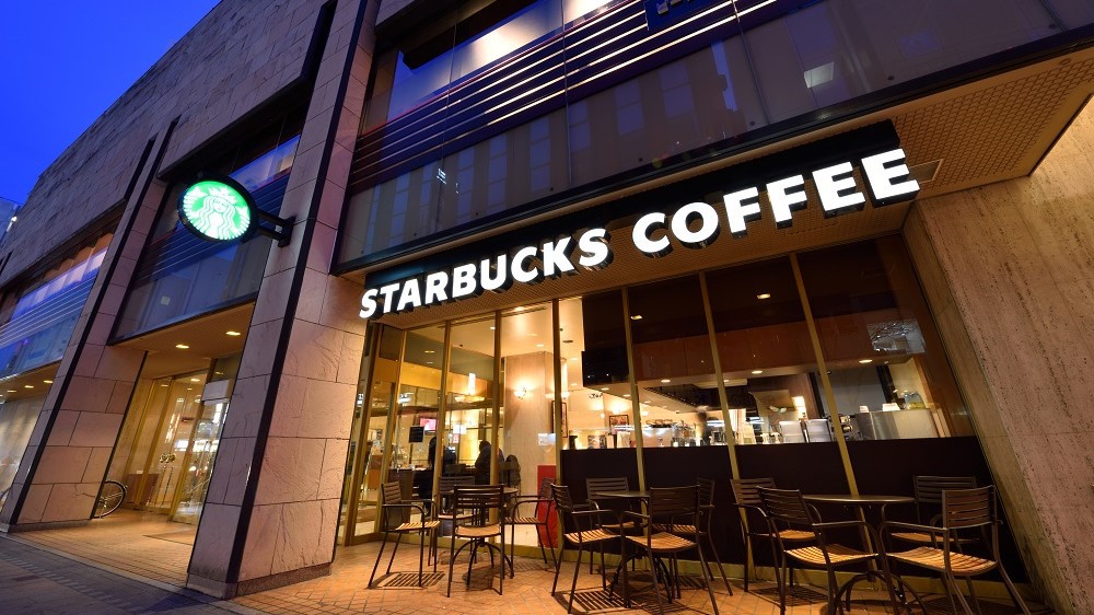 【STARBUCKS COFFEEが目印】ホテル1Fに安らぎの空間スターバックスコーヒーがございます