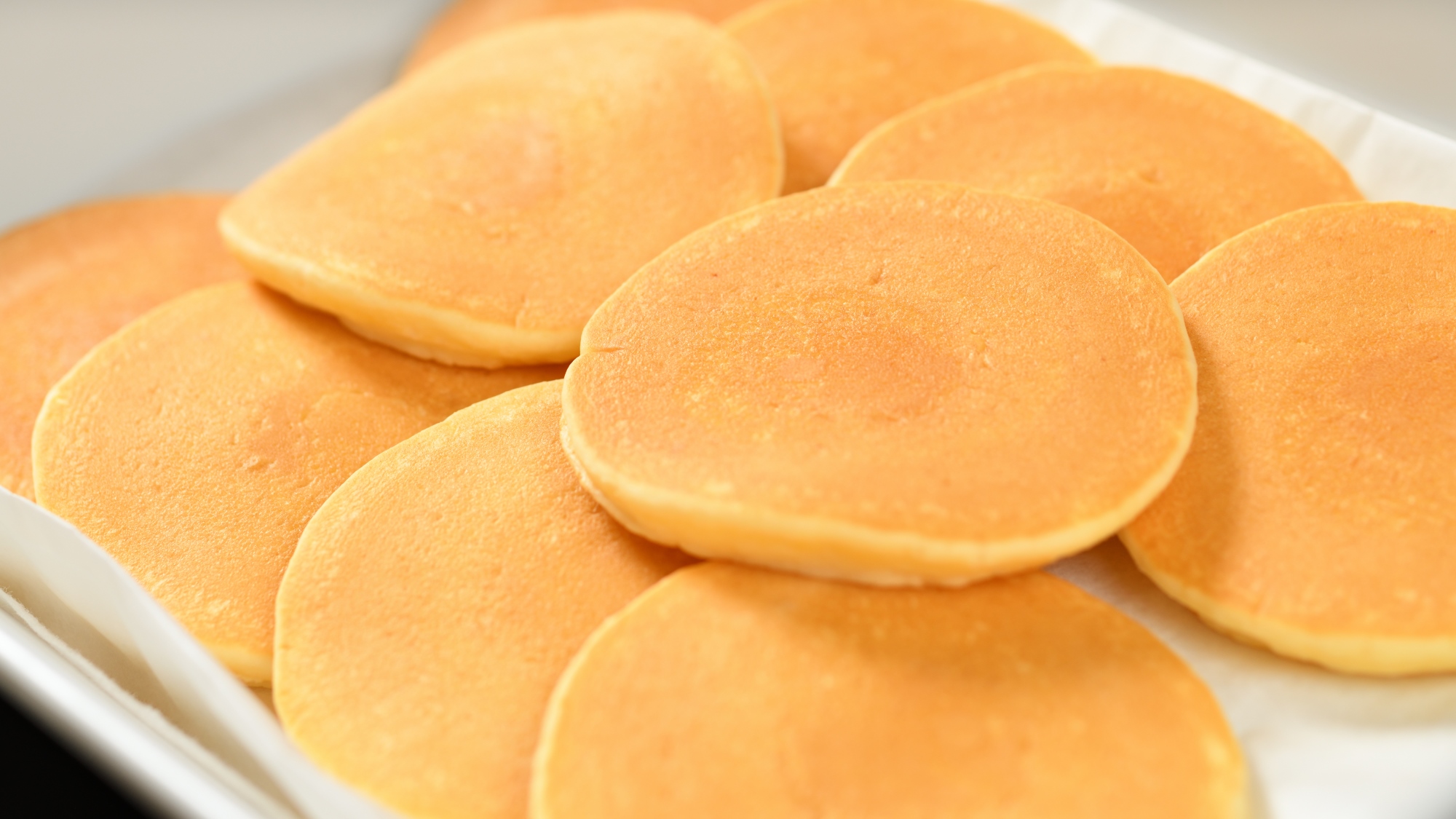 【ふんわり♪パンケーキ】食べやすいプチサイズのパンケーキ。お好みのシロップでどうぞ。