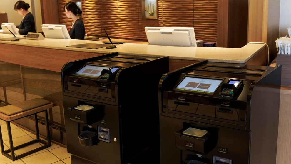 【フロント】スマートチェックイン・アウト機を設置しております。