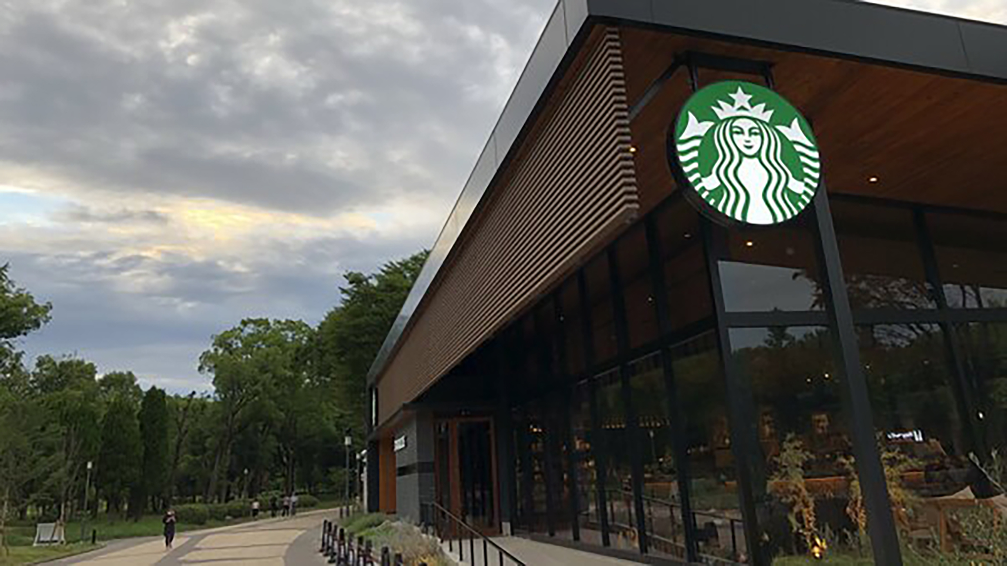 【Starbucks Coffee 】森ノ宮店　ホテルから徒歩10分