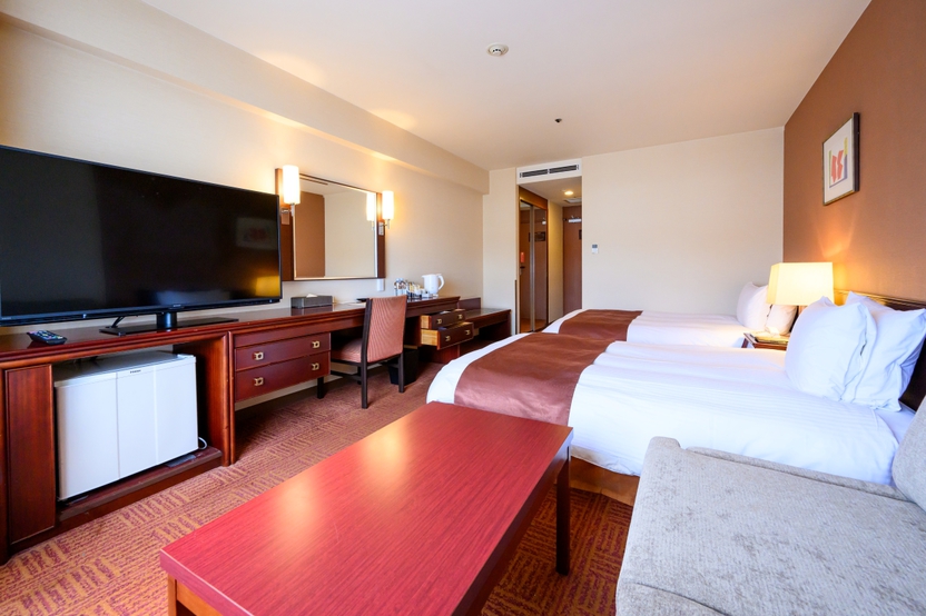 スタンダードツイン　デスク周辺