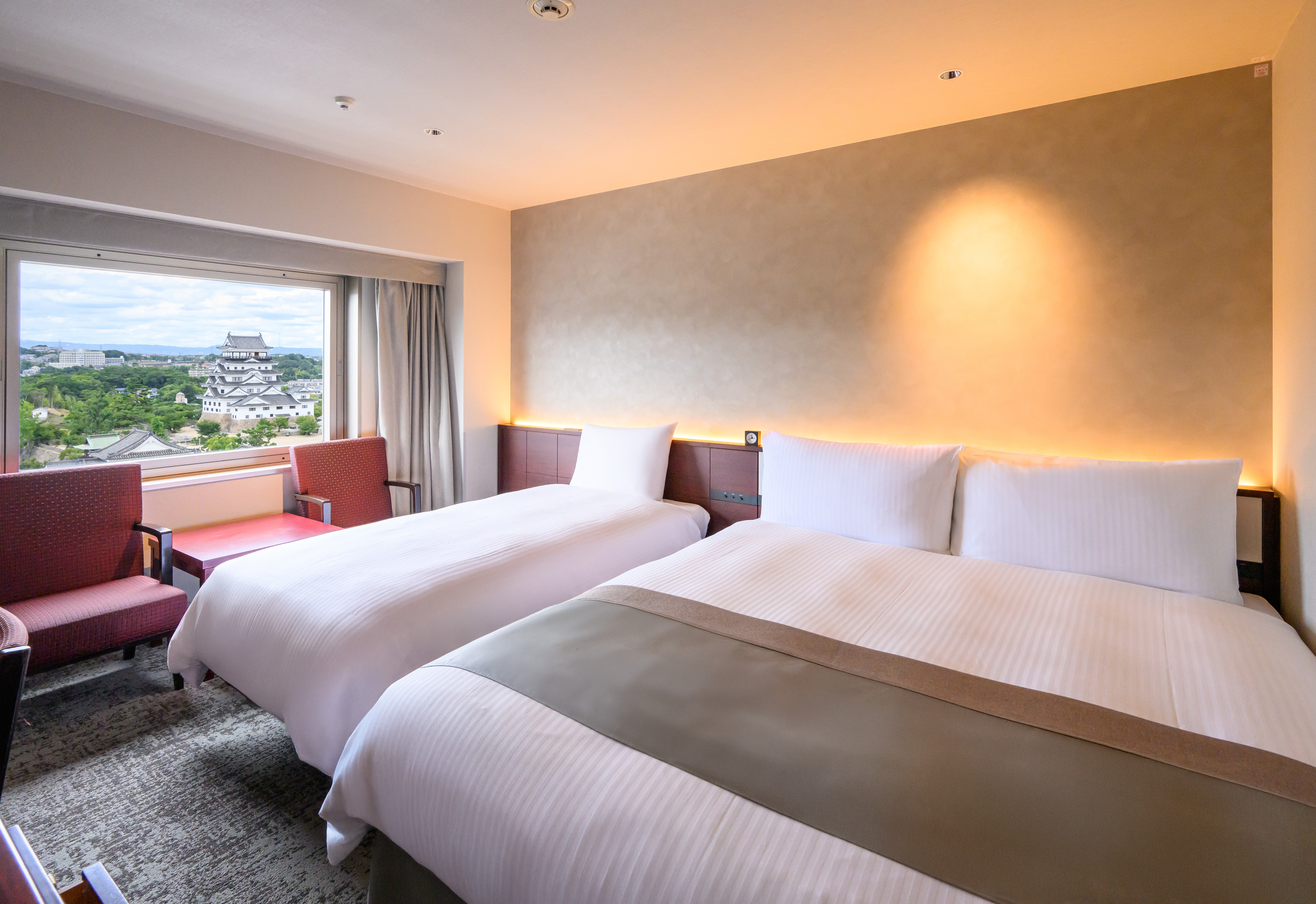 スーペリアキング＋エキストラベッド【福山城側】