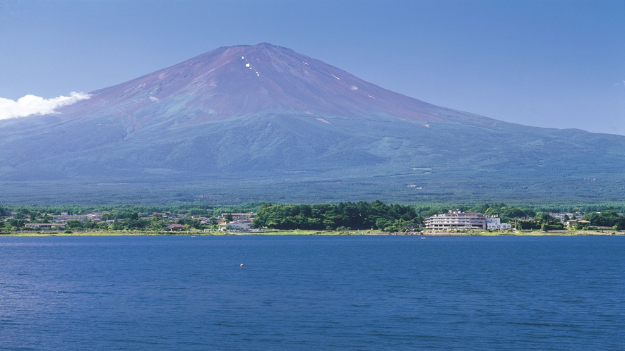富士山のふもと、河口湖のほとり