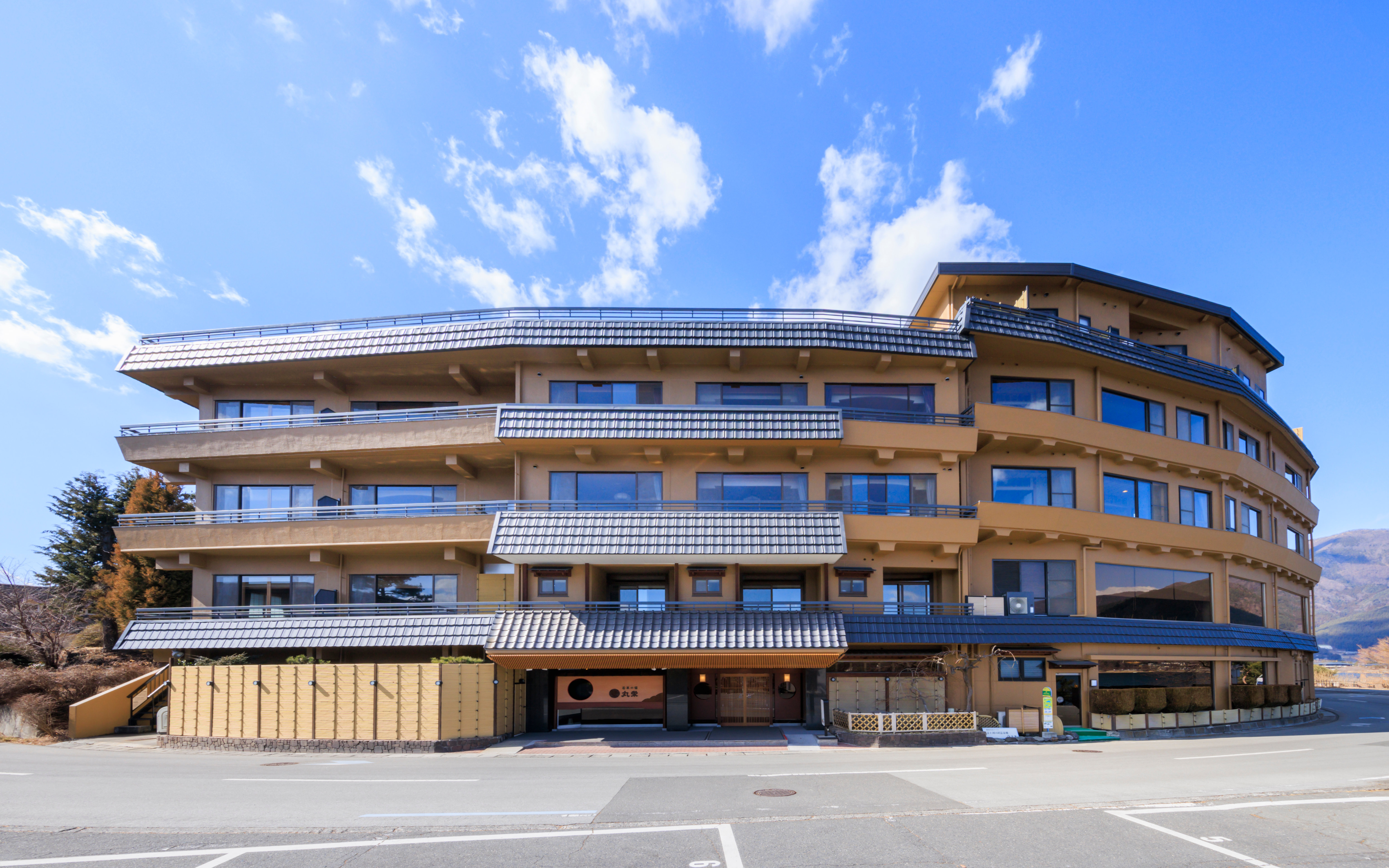 若草の宿丸栄　外観