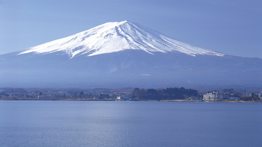 富士山のふもと、河口湖のほとり
