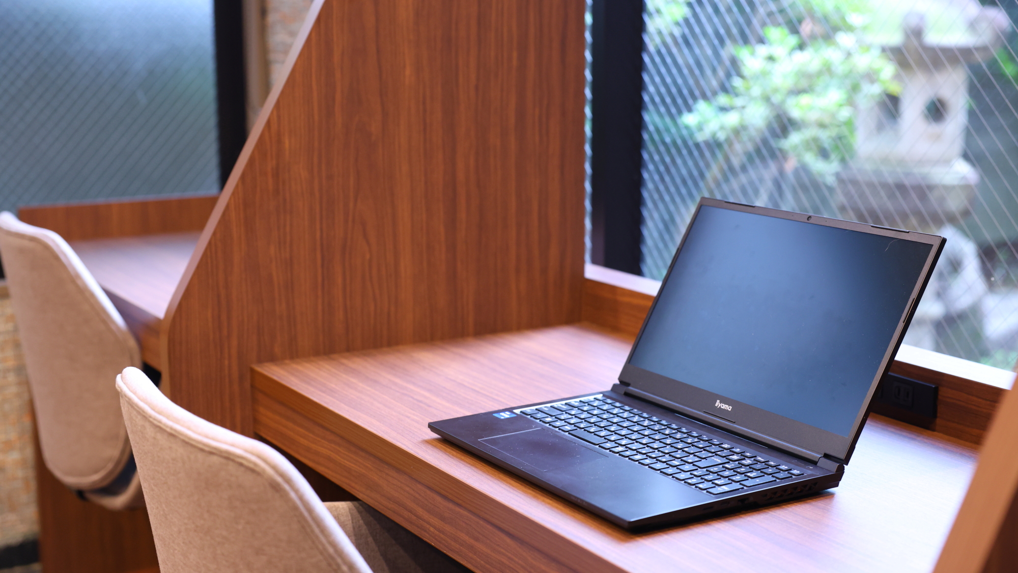 デスクコーナー