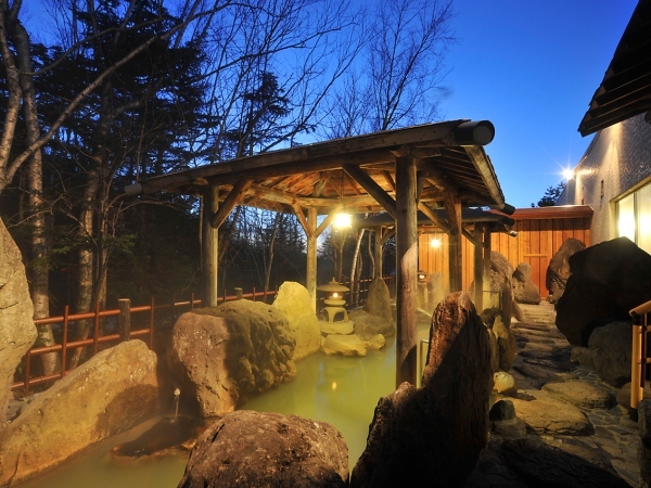 Open-air bath (night