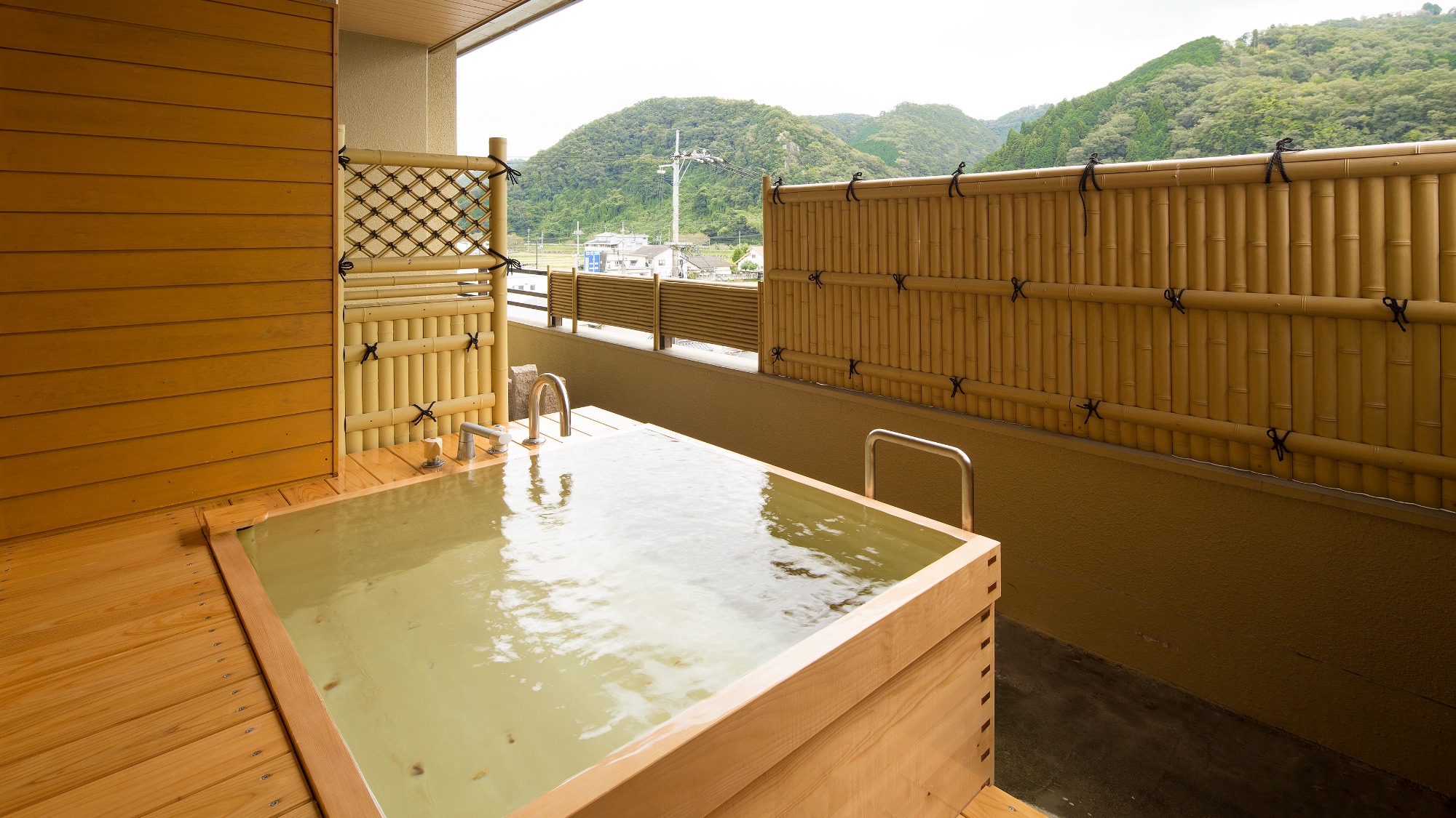 檜露天風呂付き客室デラックス