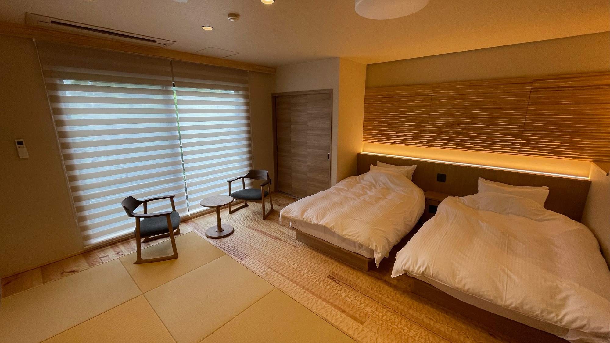 プロジェクター付ツイン