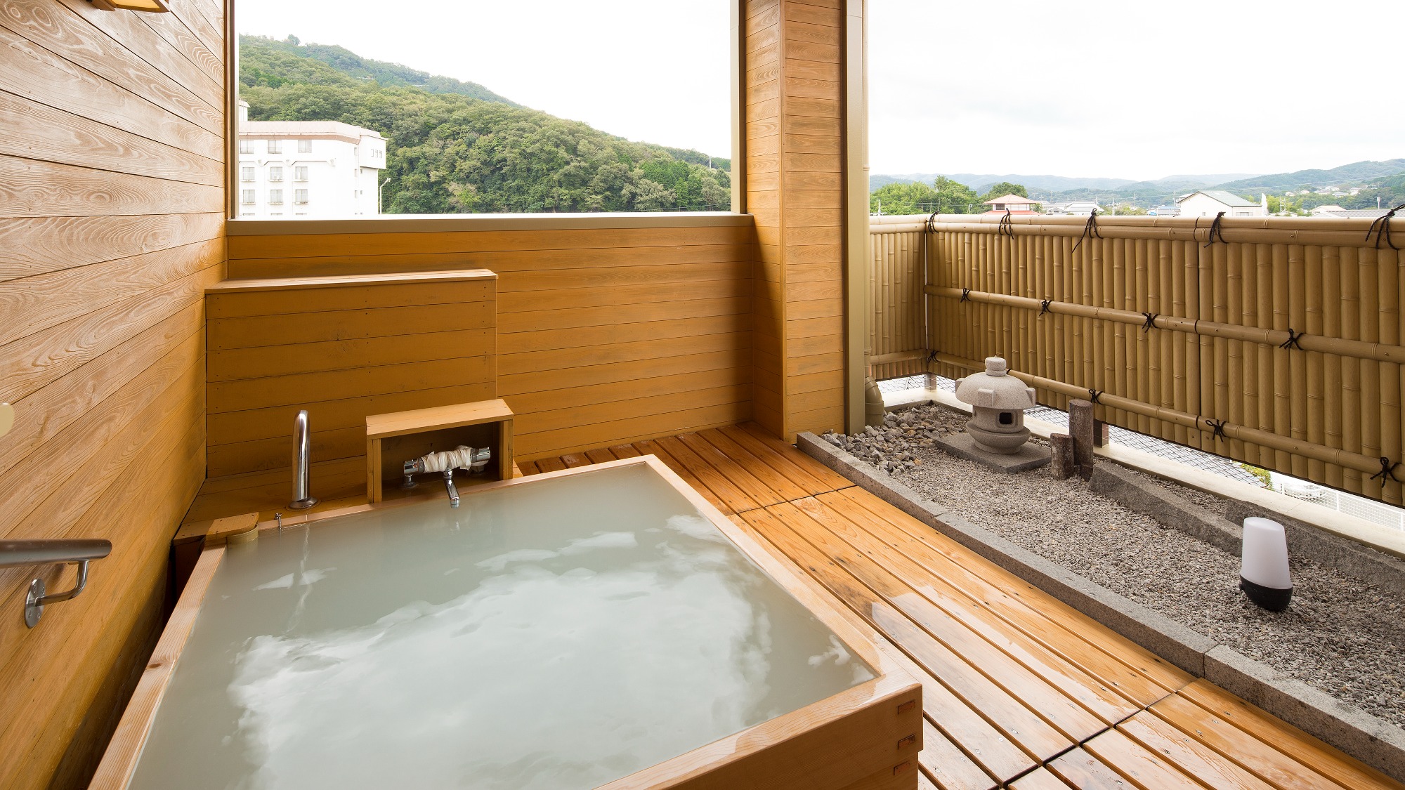 檜の露天風呂付き「特別室」