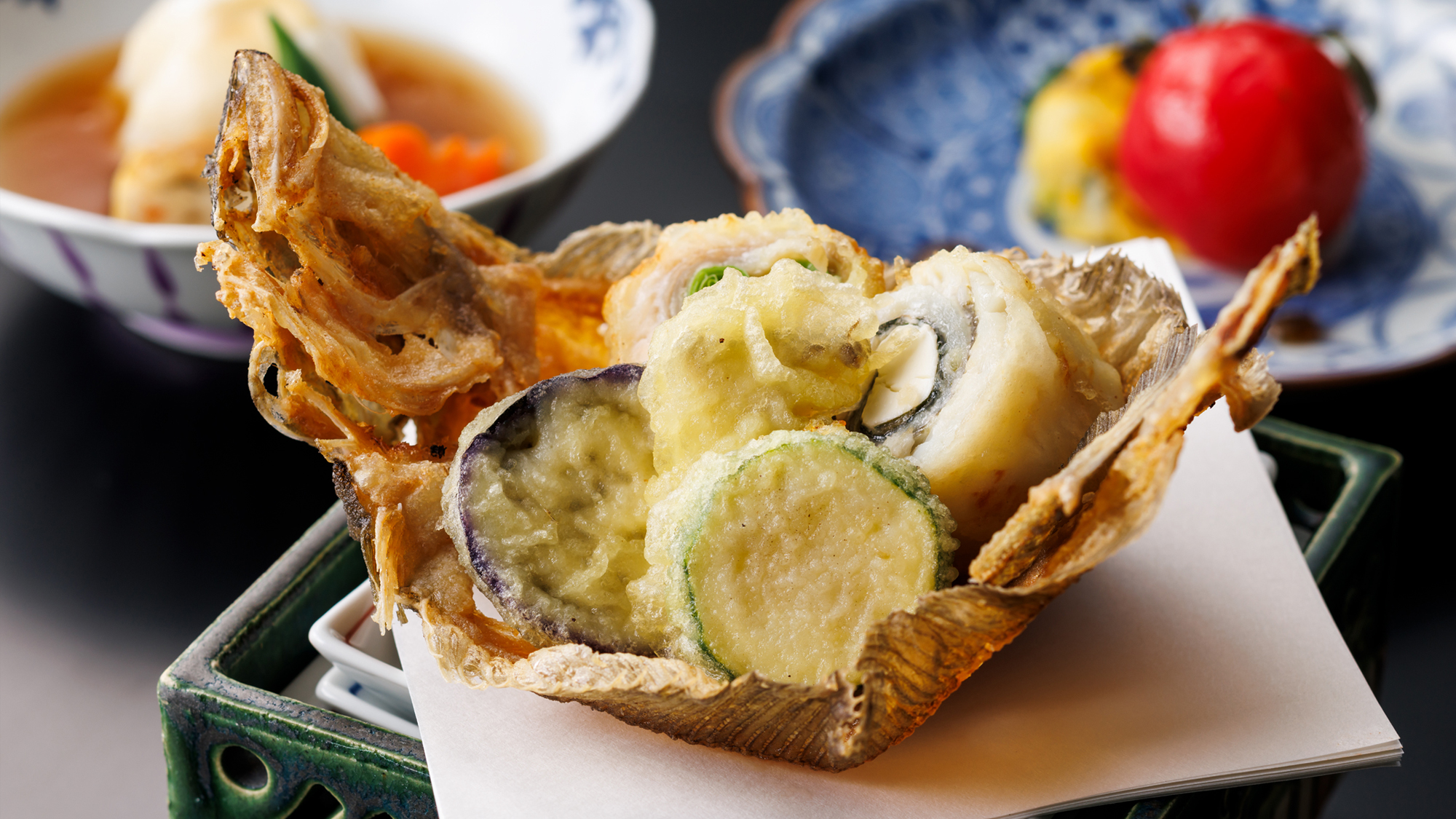 夏のお料理イメージ一例　揚物（地元赤鰈の二種揚げ）