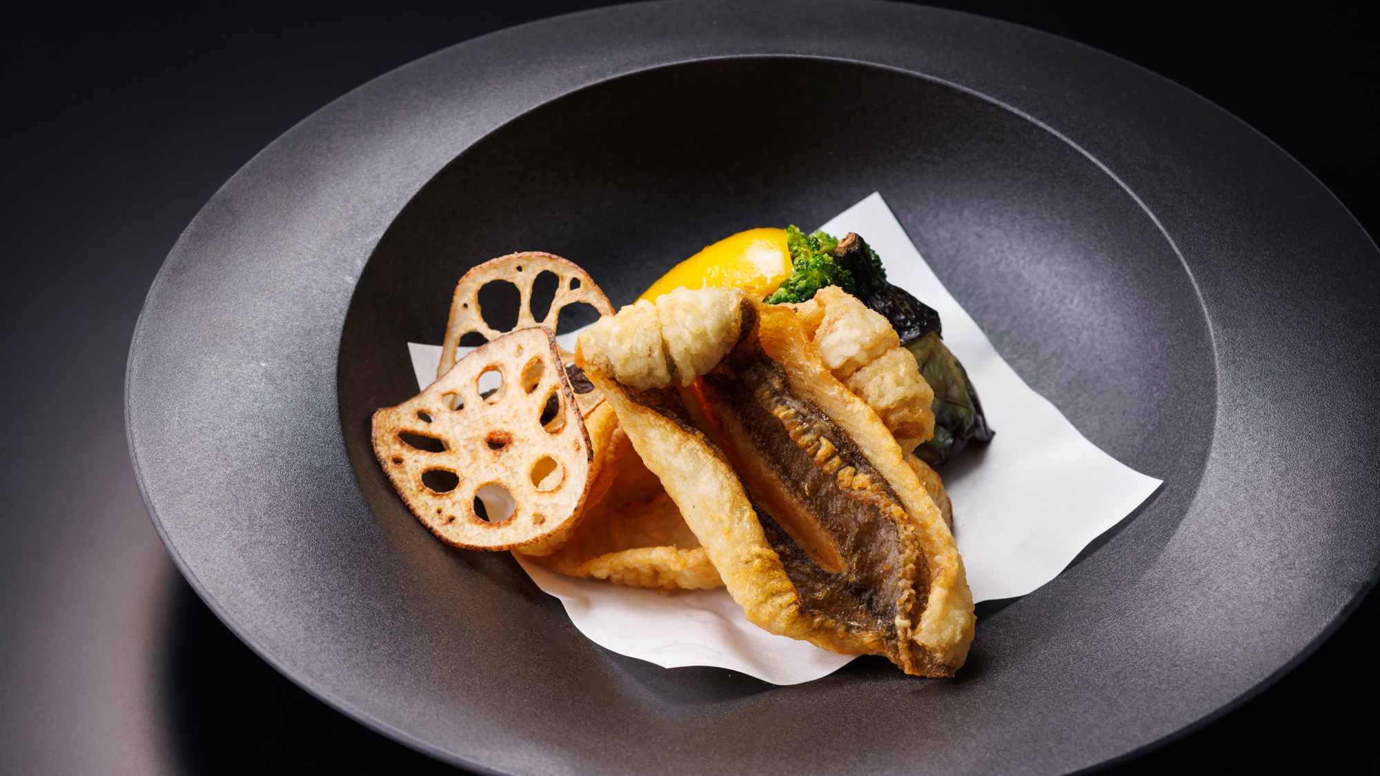 選べるメイン料理イメージ（地元港直送　魚の唐揚げ）