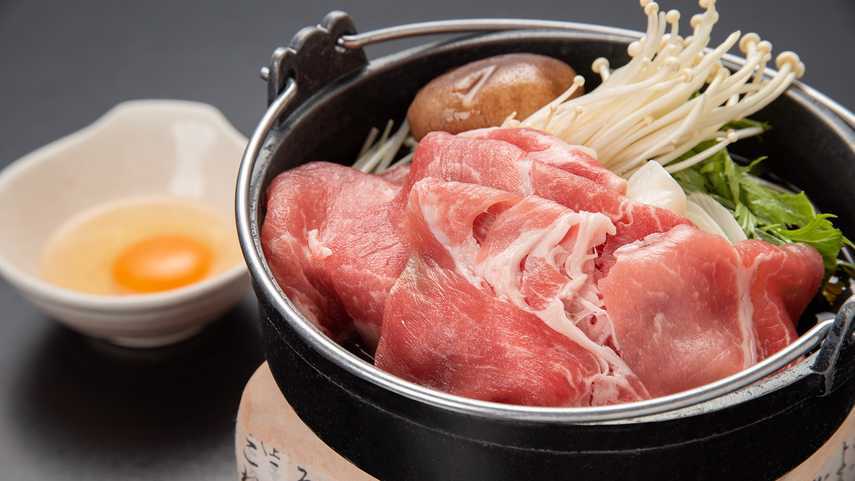 【さき楽28】28日前までがお得◆源泉かけ流し黄金の湯＆和豚もちぶたすき焼き満喫