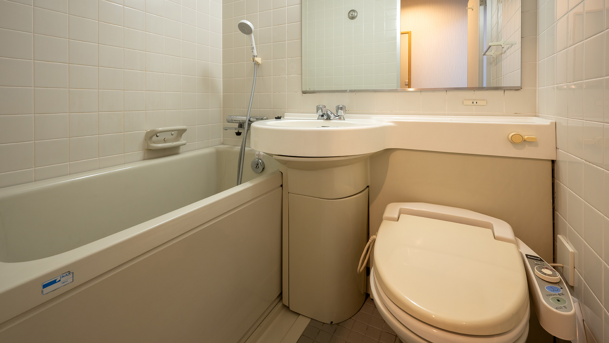 【本館】ユニットバスになっております