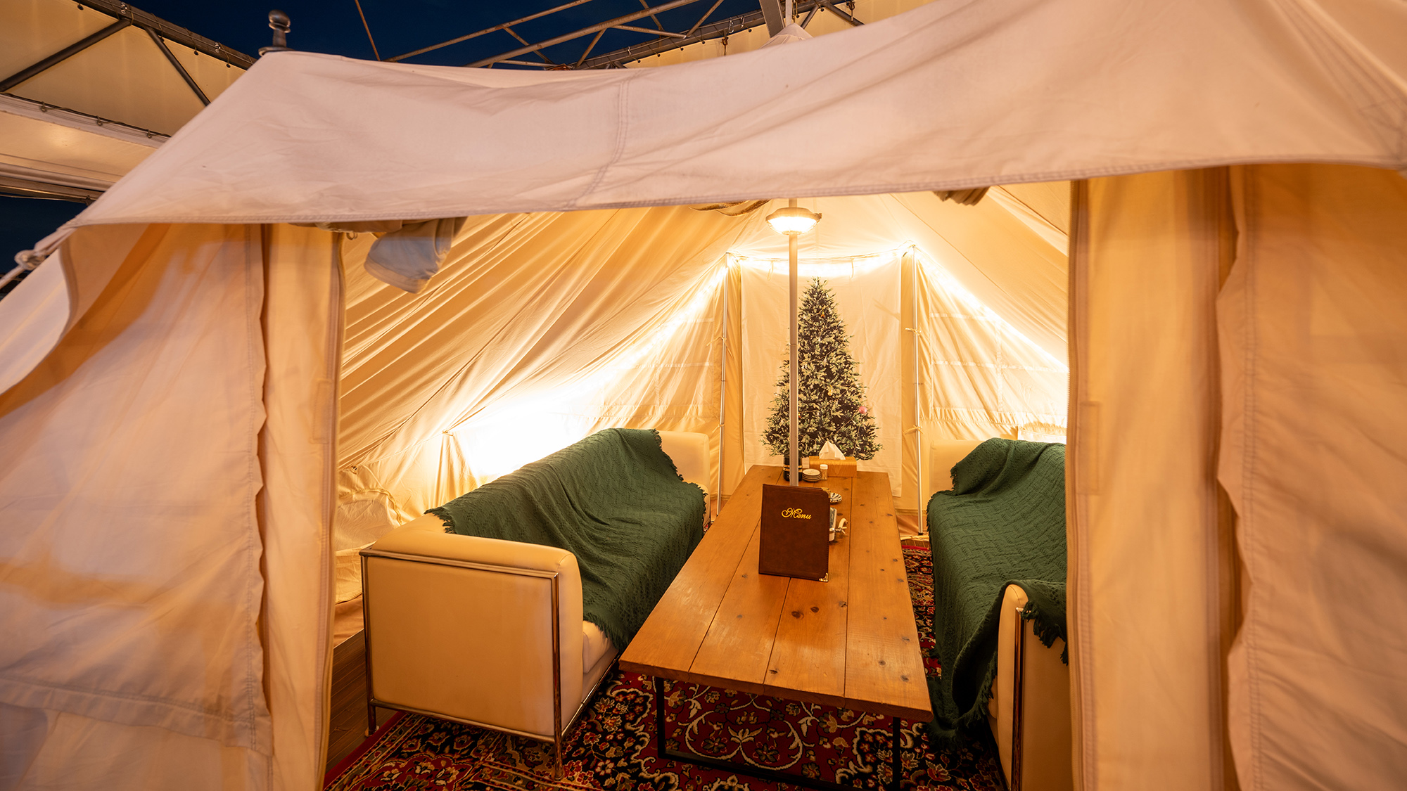 【提携店：ルチャドール】テントの中で、みんなでお鍋をつつく冬♪種類豊富な鍋メニューが人気です