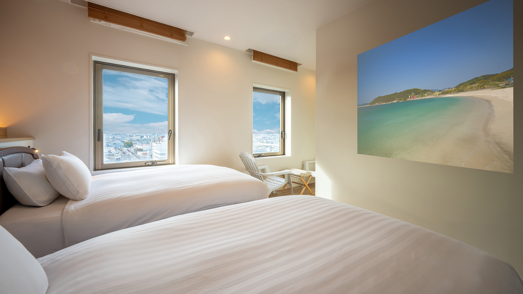 【スイートルーム】寝転びながらプロジェクター映像をお楽しみいただける贅沢なシアタールーム