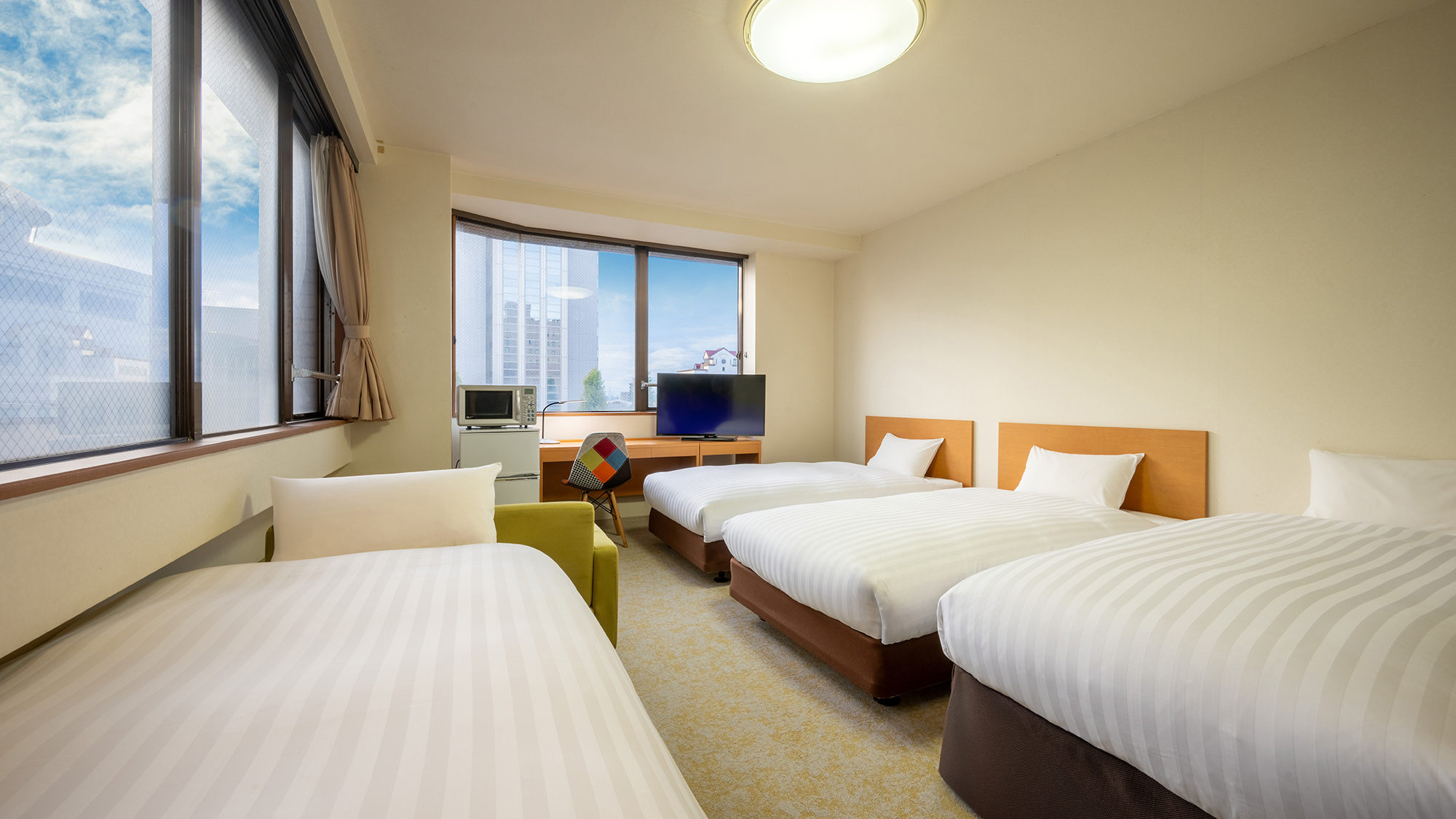 ＜禁煙＞【別館：4ベッド】ベッド（110cm）&times;2台＋エキストラ&times;2台、簡易キッチン、3点独立型バス