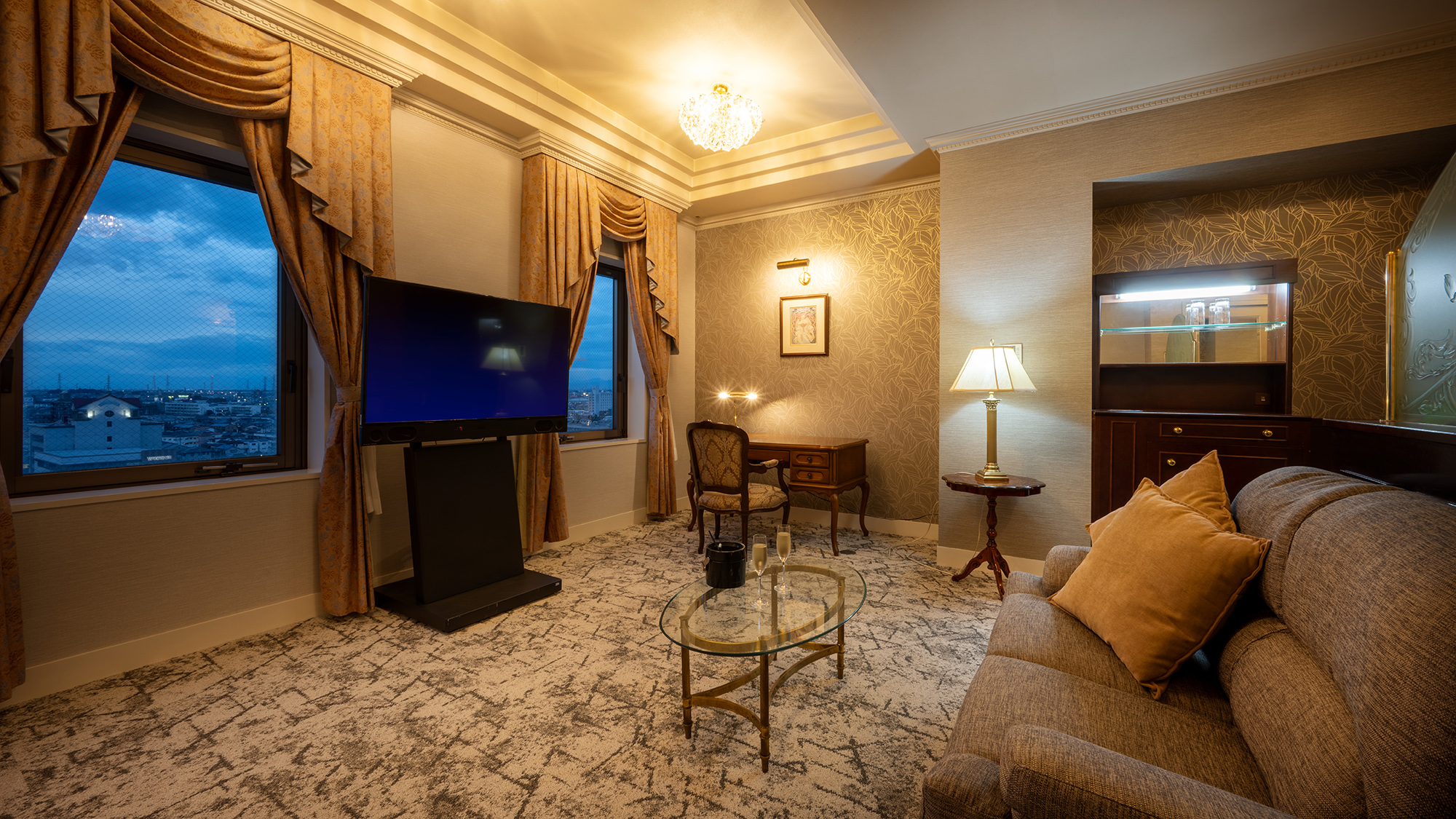 【スイートルーム】高級感溢れるシックな設え