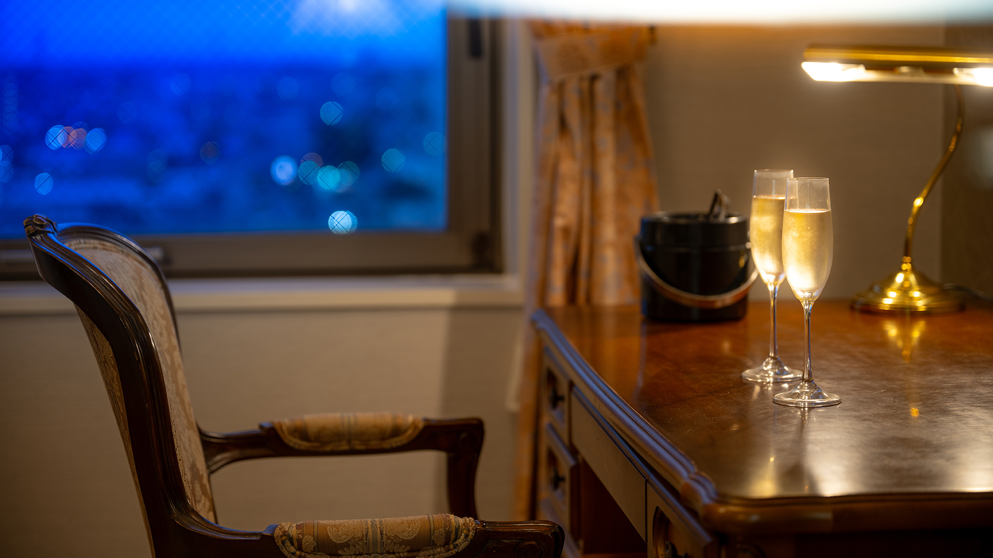 【スイートルーム】お部屋のいたるところから、太田市の街並みをご覧いただけます。