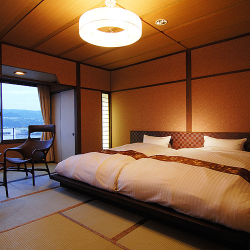 5th floor Hollywood twin room "Natsu"