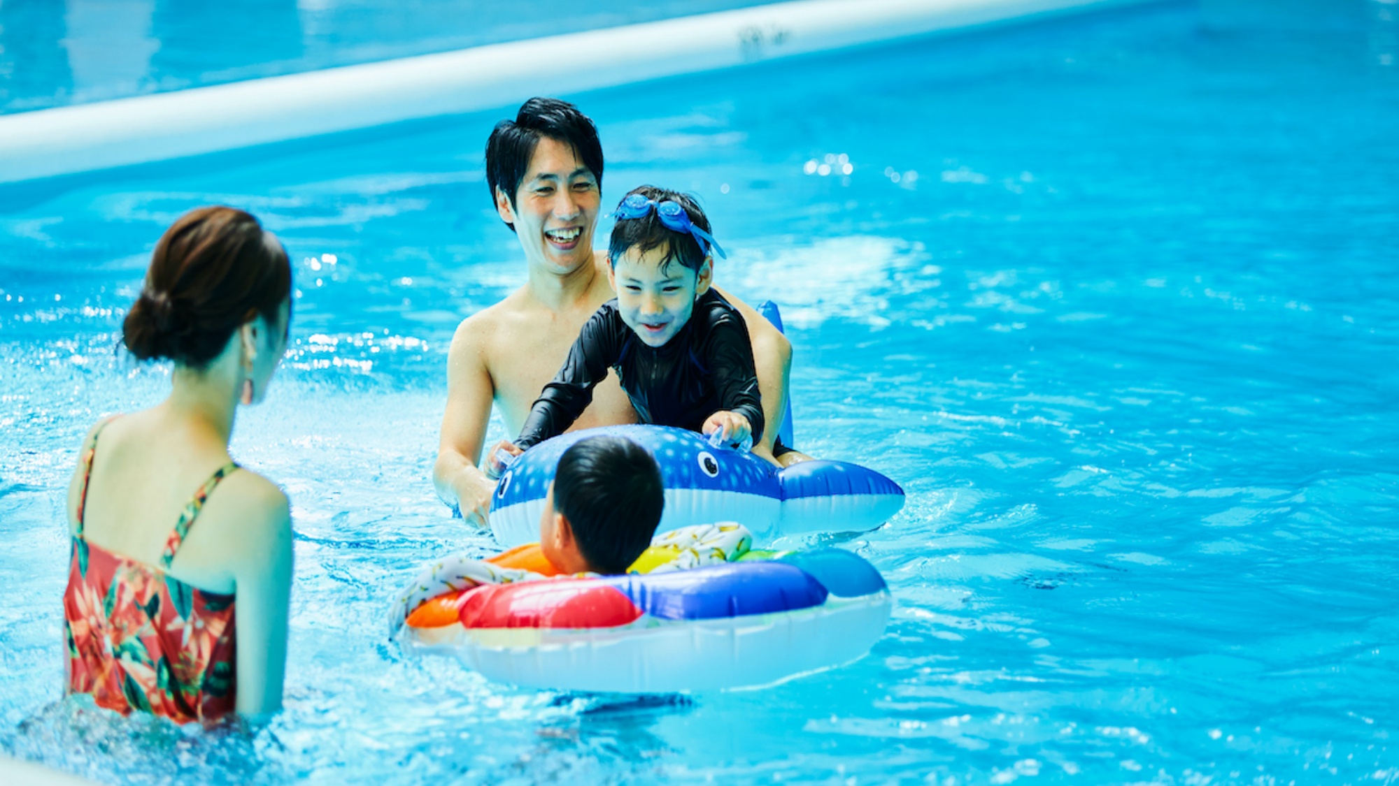 屋内温水プール