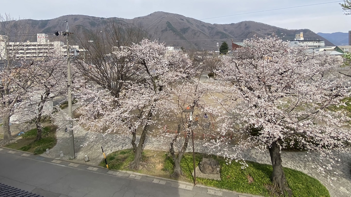【4月限定★信州牛すき焼き膳】≪個室食＆貸切風呂付≫春香る庭園露天＆姉妹館の湯めぐり