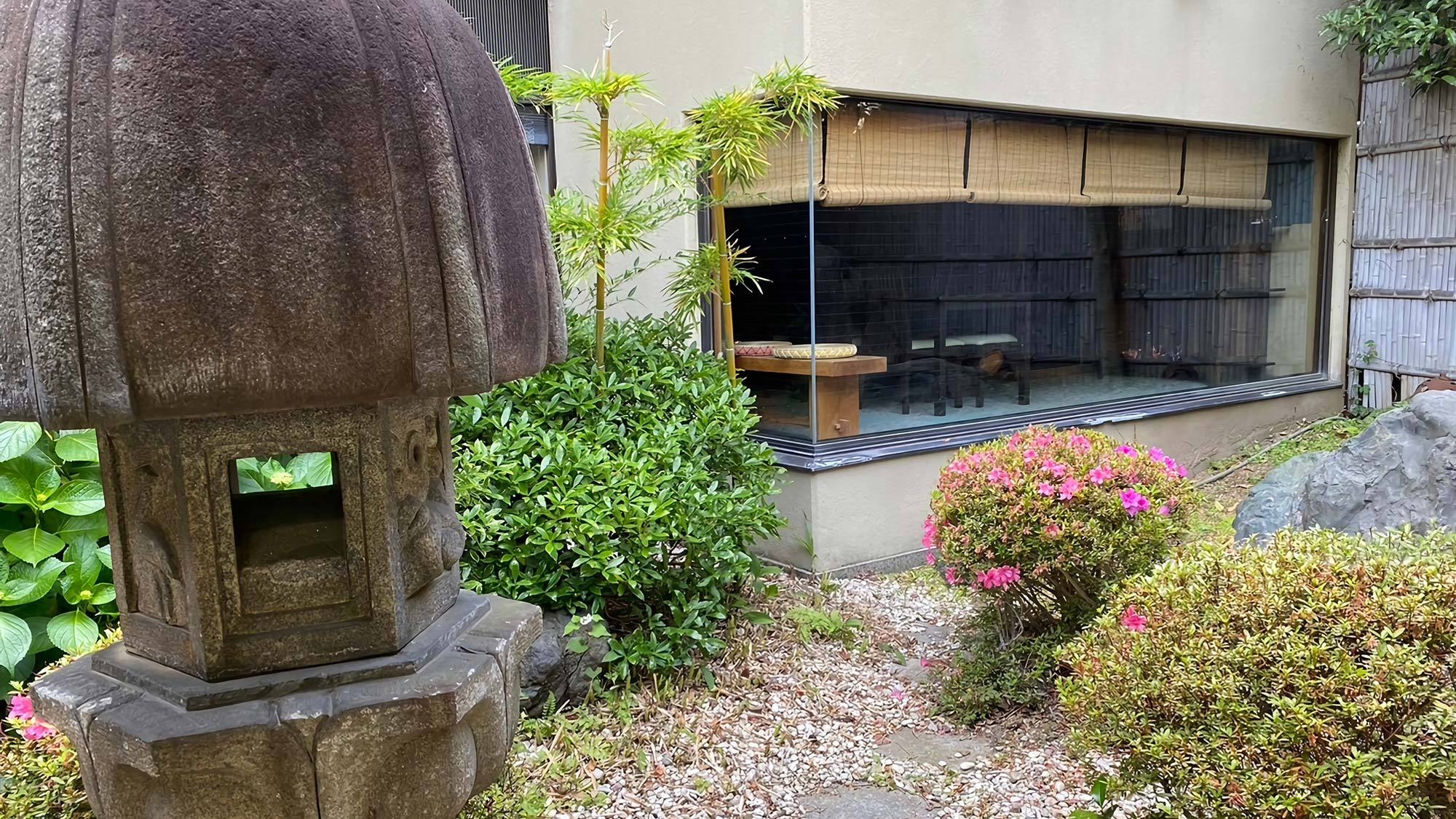 【お日帰り】◇客室利用最大6時間◇二段重箱弁当＆天然温泉＆姉妹館の湯めぐり（11:00〜17:00）