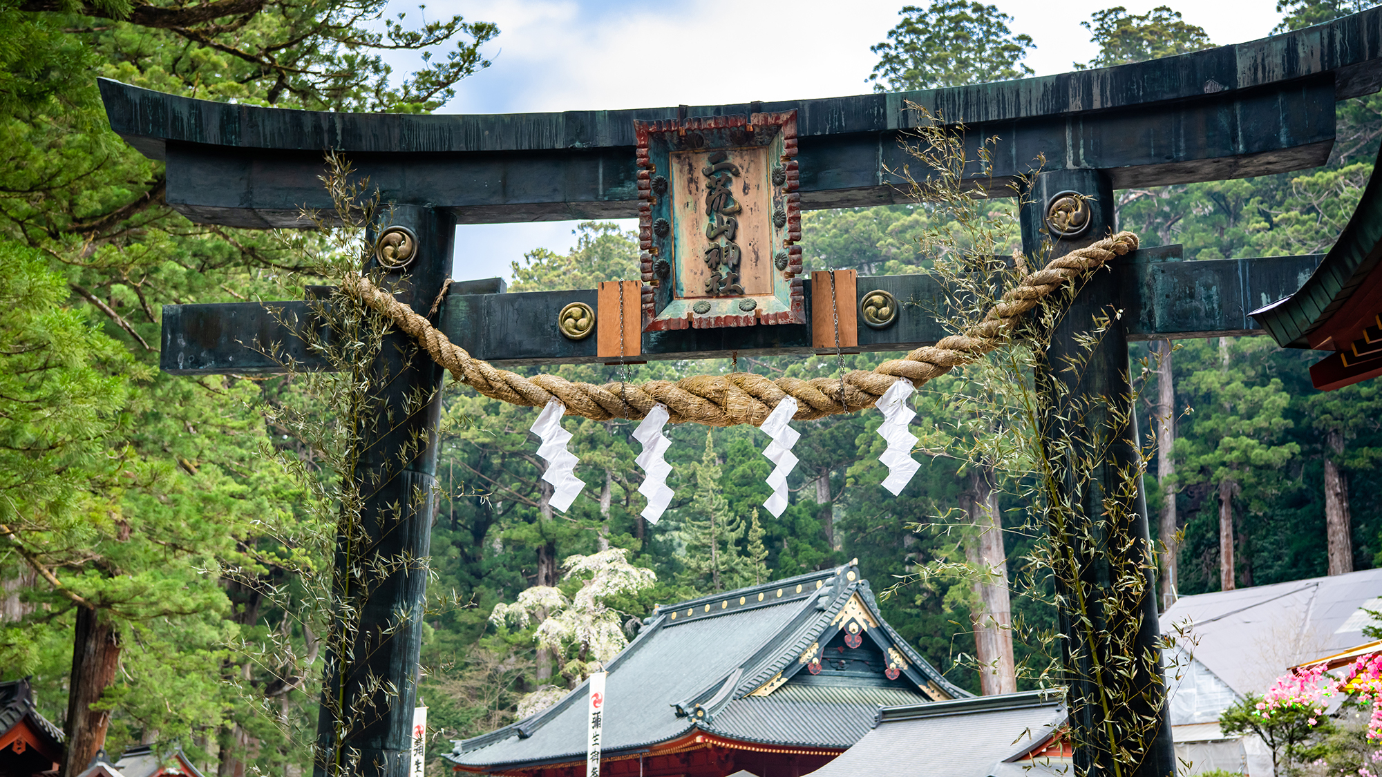 **【日光二荒山神社】1200年以上前に開山され日光信仰の祖となり、現在は縁結びのご利益でも人気。