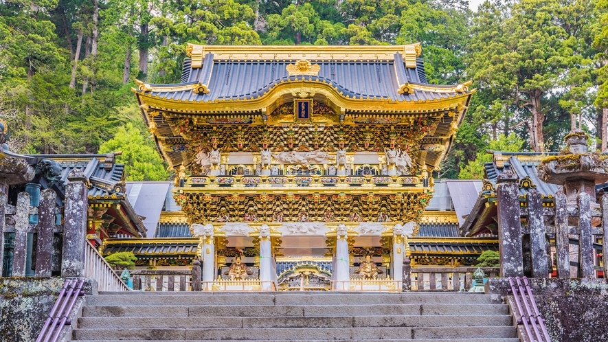 **【日光東照宮】徳川家康公を祀る神社。全国各地の名工により豪華絢爛な漆や極彩色が施されています。