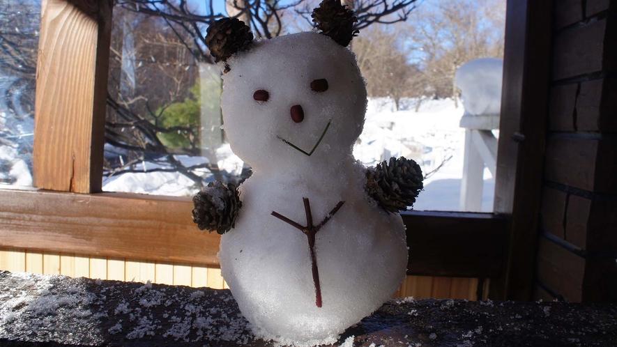 ・冬の時期にはこんなかわいい雪だるまも作れます