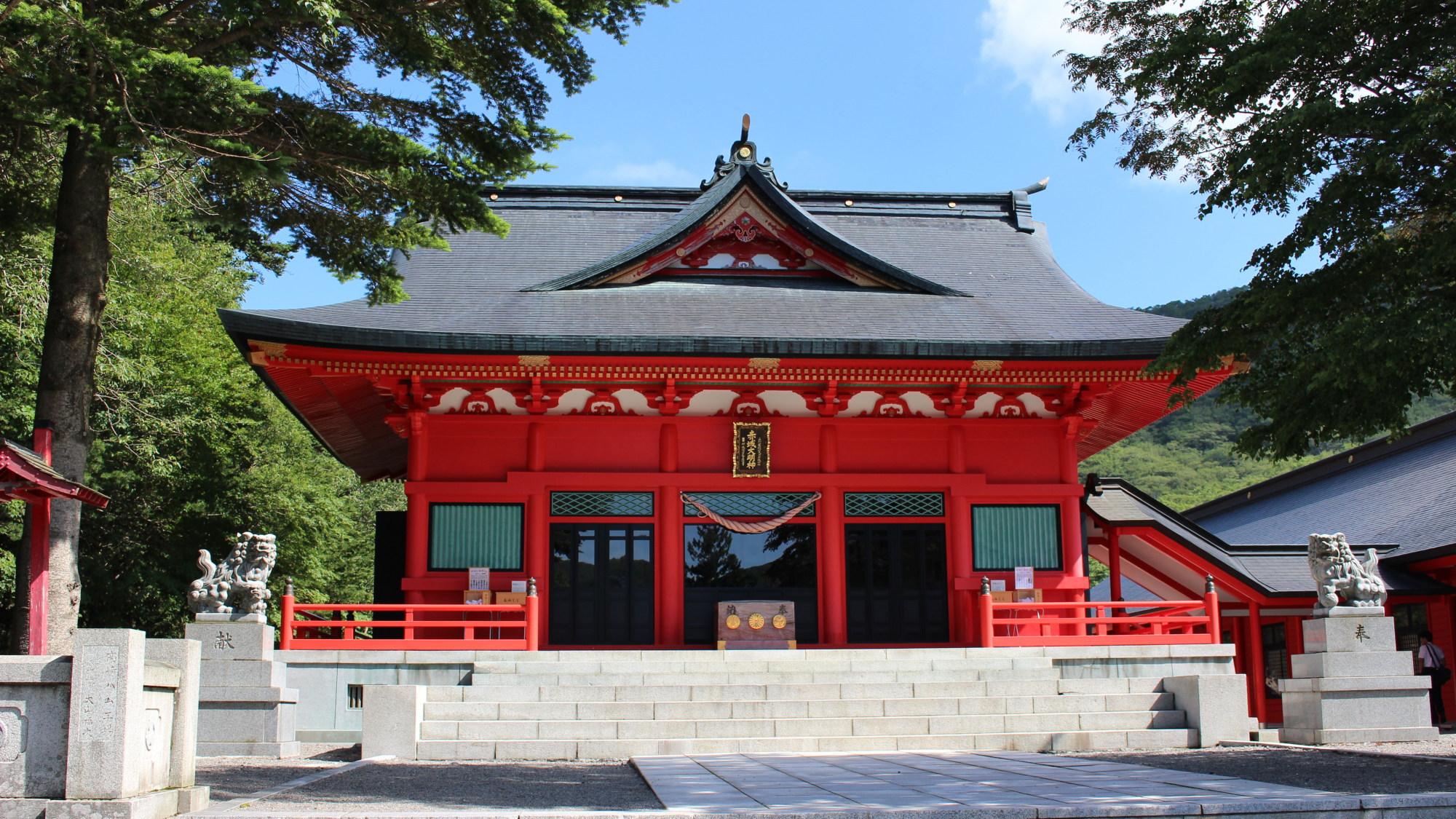 【観光】赤城神社（大沼）当館から車で約３０分（冬季は通行止めで迂回が必要）