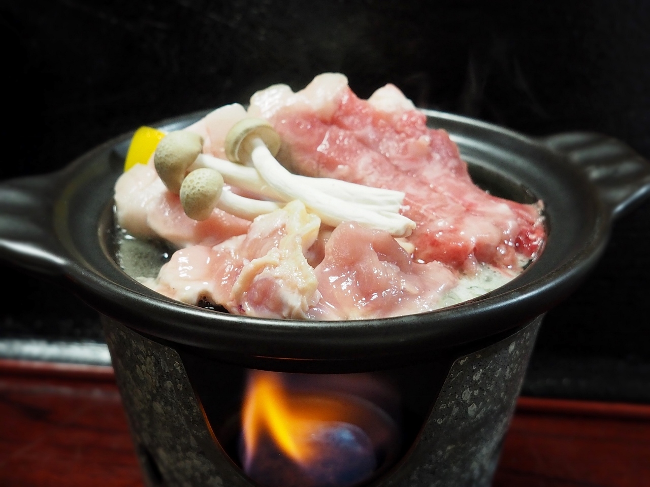 【満腹グルメプラン】信州産肉3種（牛・ポーク・鶏）陶板焼き【温泉旅】