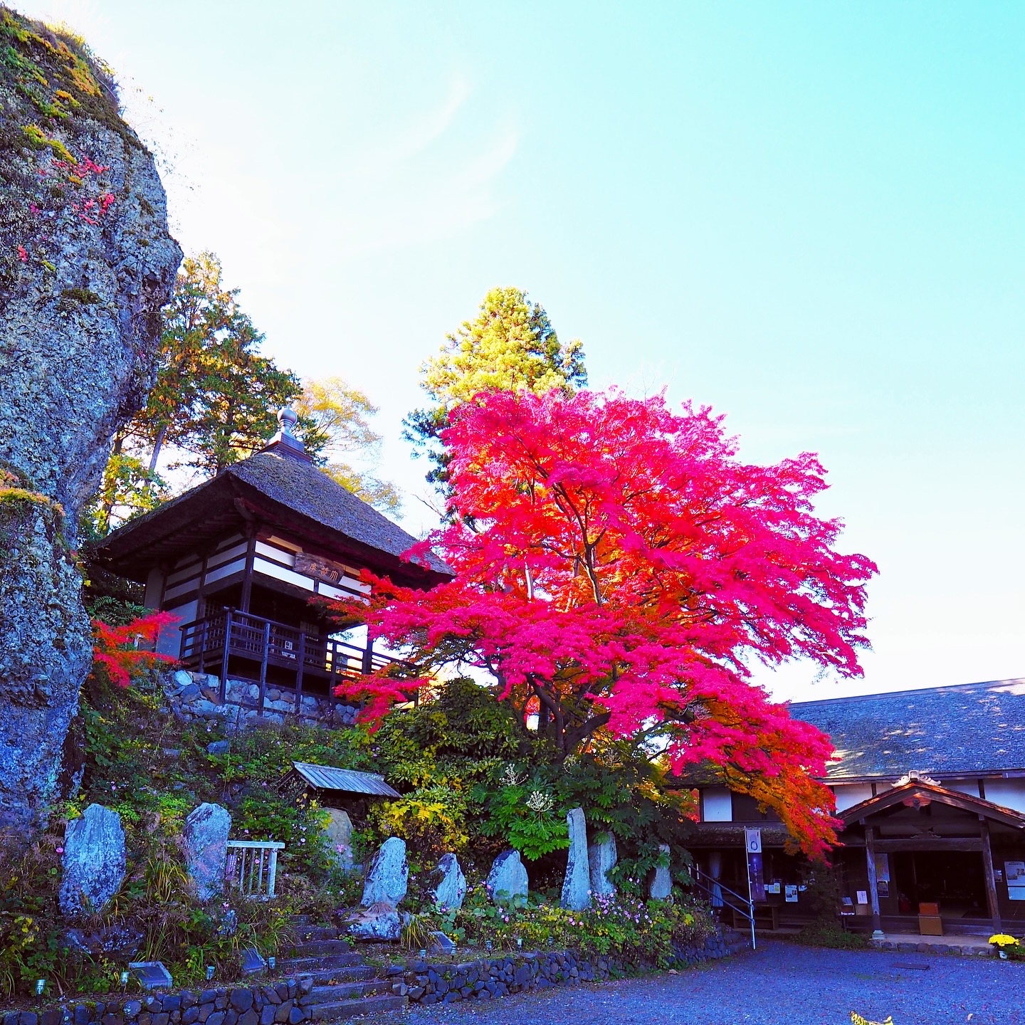 千曲市紅葉狩り姨捨長楽寺　