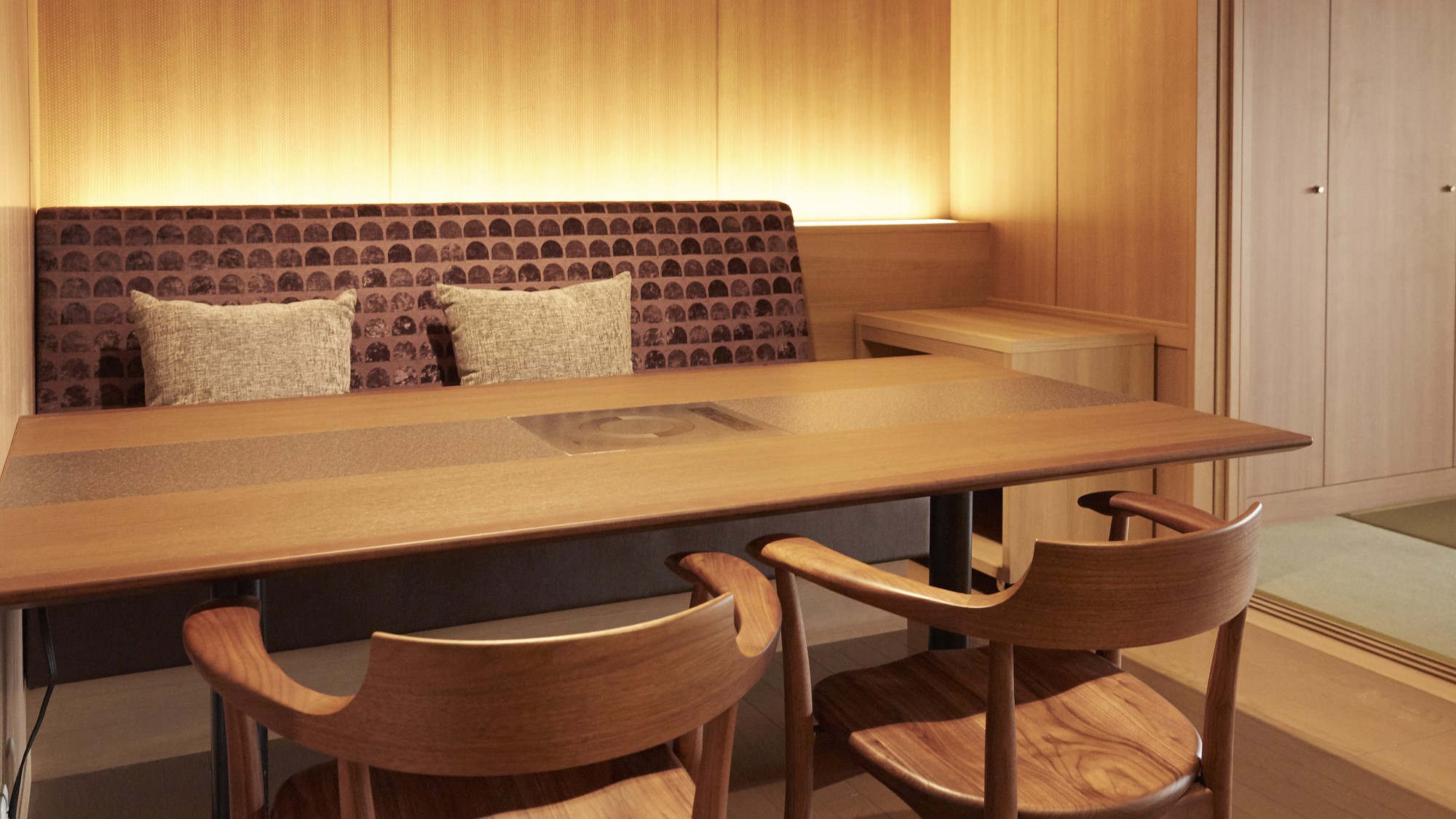 【山水亭】客室ダイニングの一例