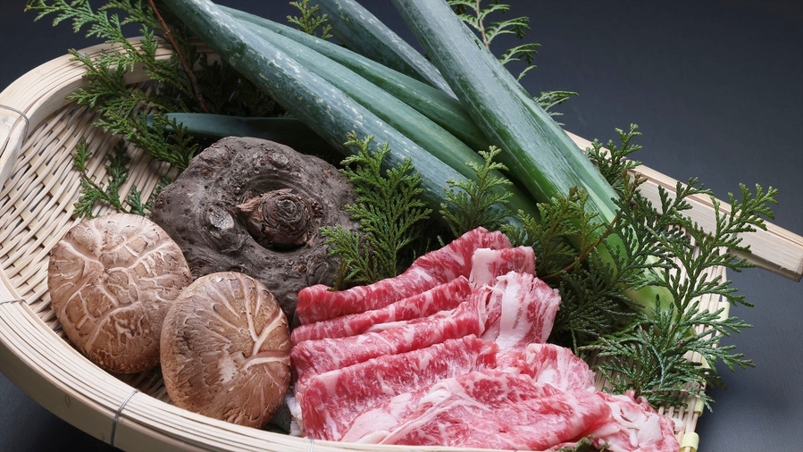 【冬の四季会席】ワンドリンク付！夕食メインは下仁田葱と上州牛のすき焼き+タラ鍋+冬野菜の酒蒸し