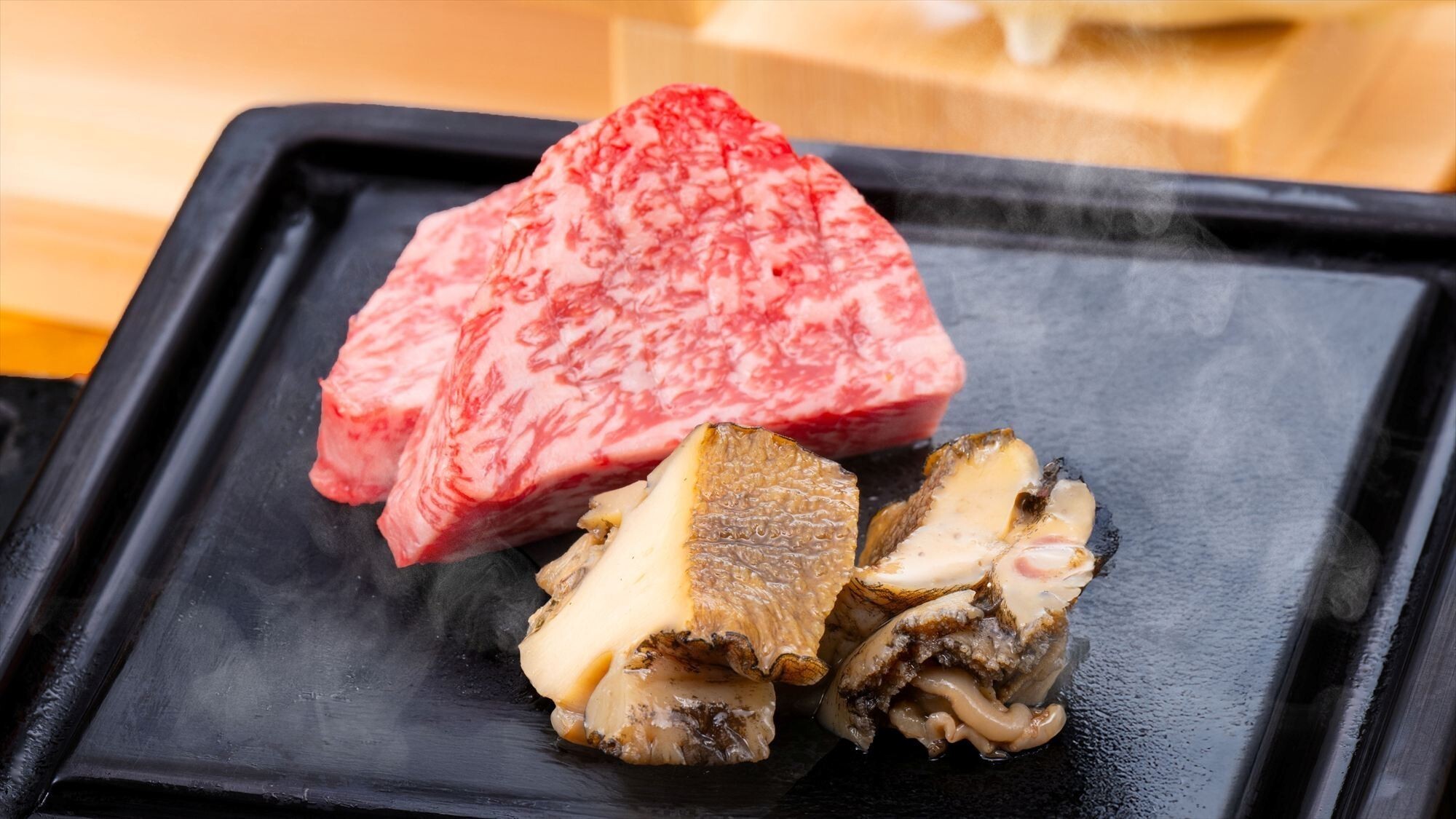 【菊水会席】群馬のブランド牛「赤城牛ステーキ」と肝ソースでいただく「鮑ステーキ」のWメイン