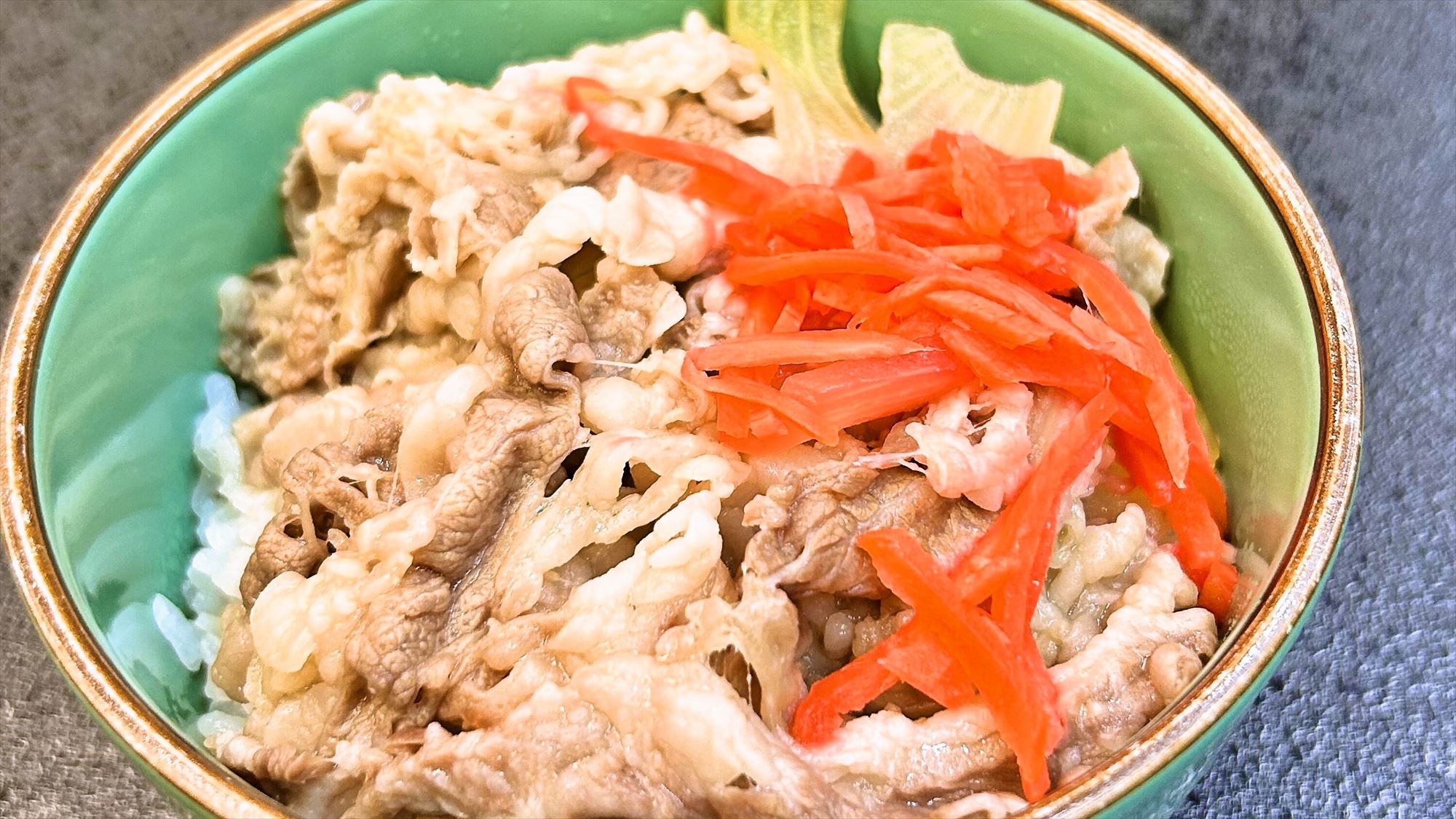岸権旅館名物「料理長特製 上州牛手作り牛丼」朝食バイキング