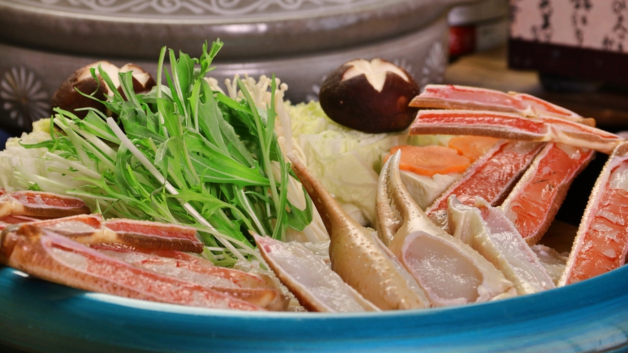【リーズナブルに！二人に１杯】冬の王様！厳選された蟹が16500円〜！うま味広がる≪カニすき≫コース