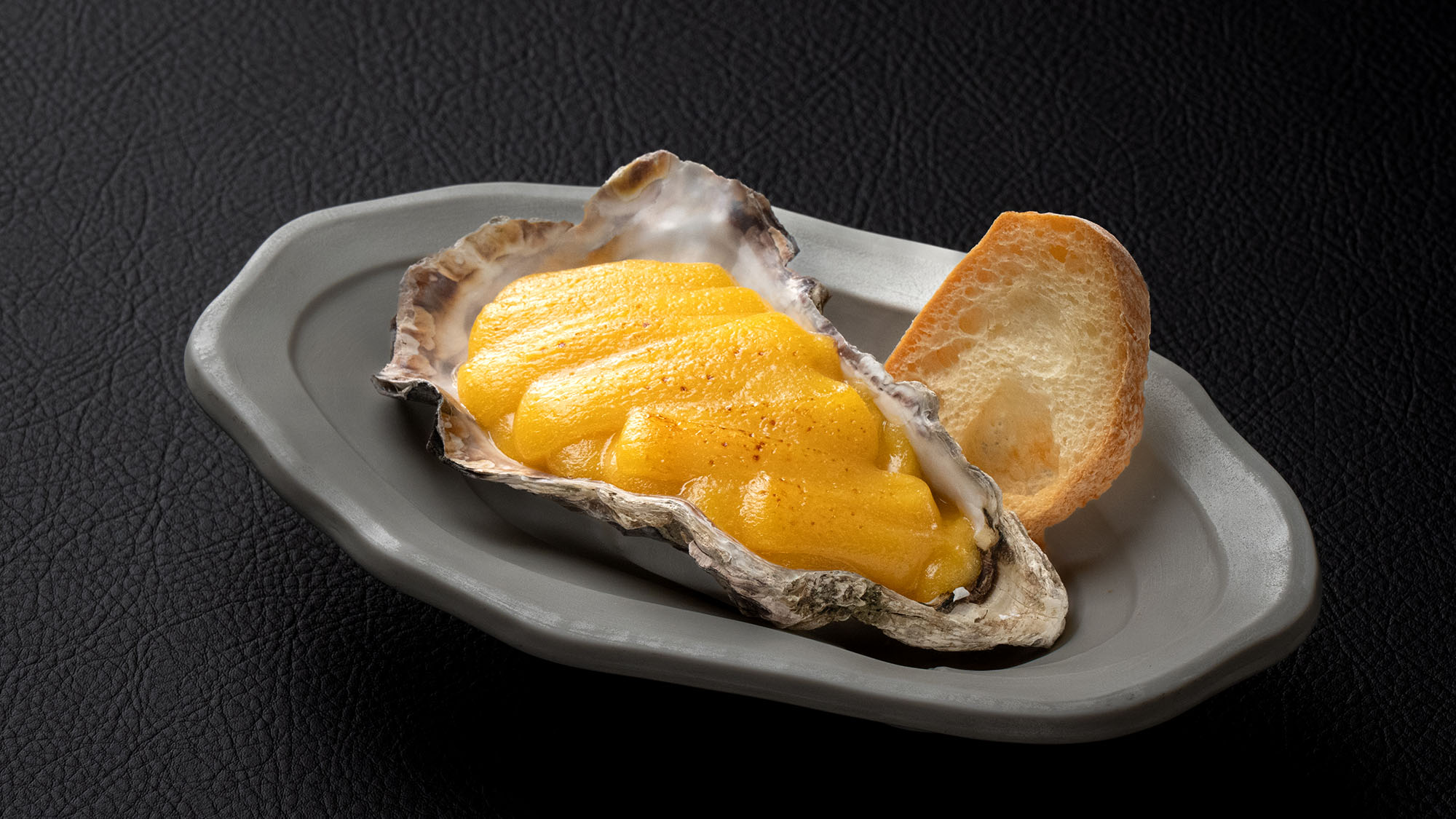 【基本料理-雅膳イメージ-】宮島産牡蠣の西京味噌グラタン（3月-5月のお品書）