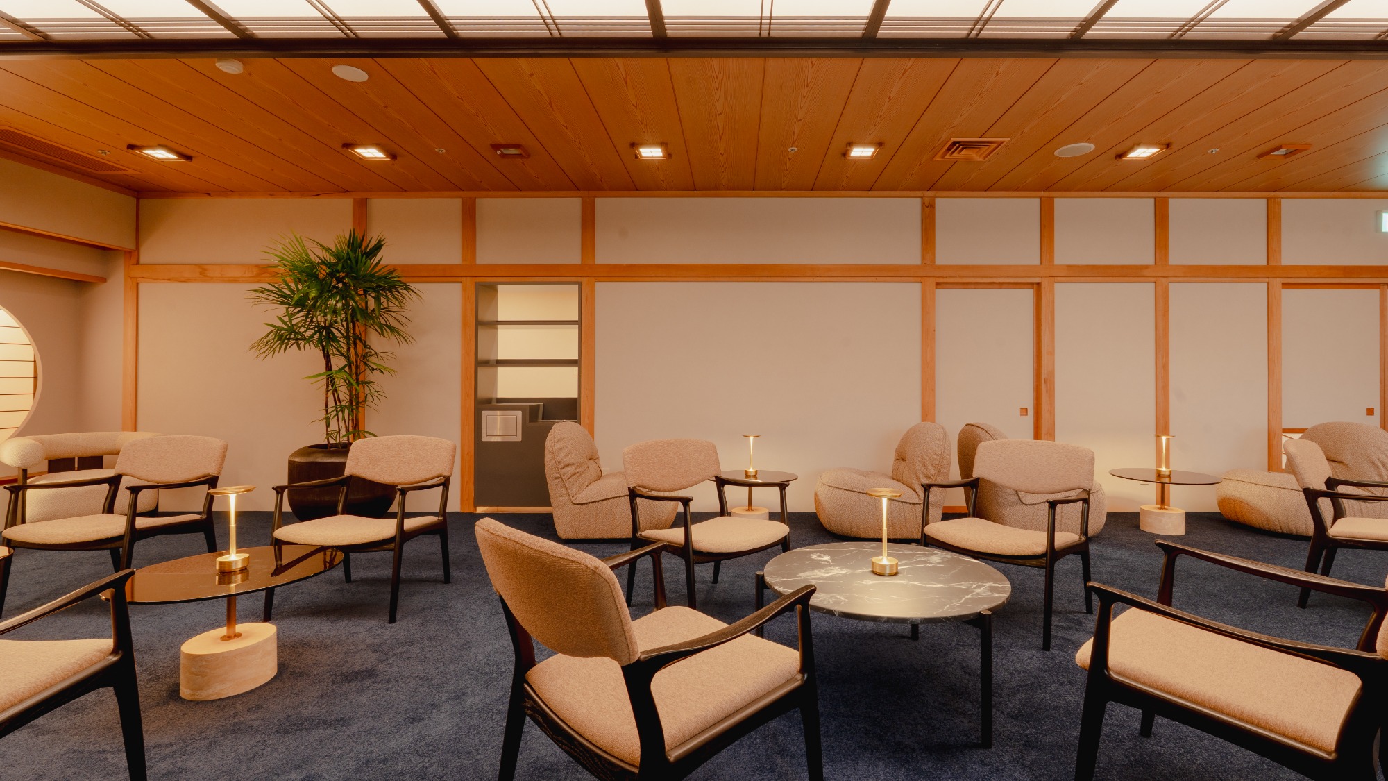 【湯上りラウンジ】