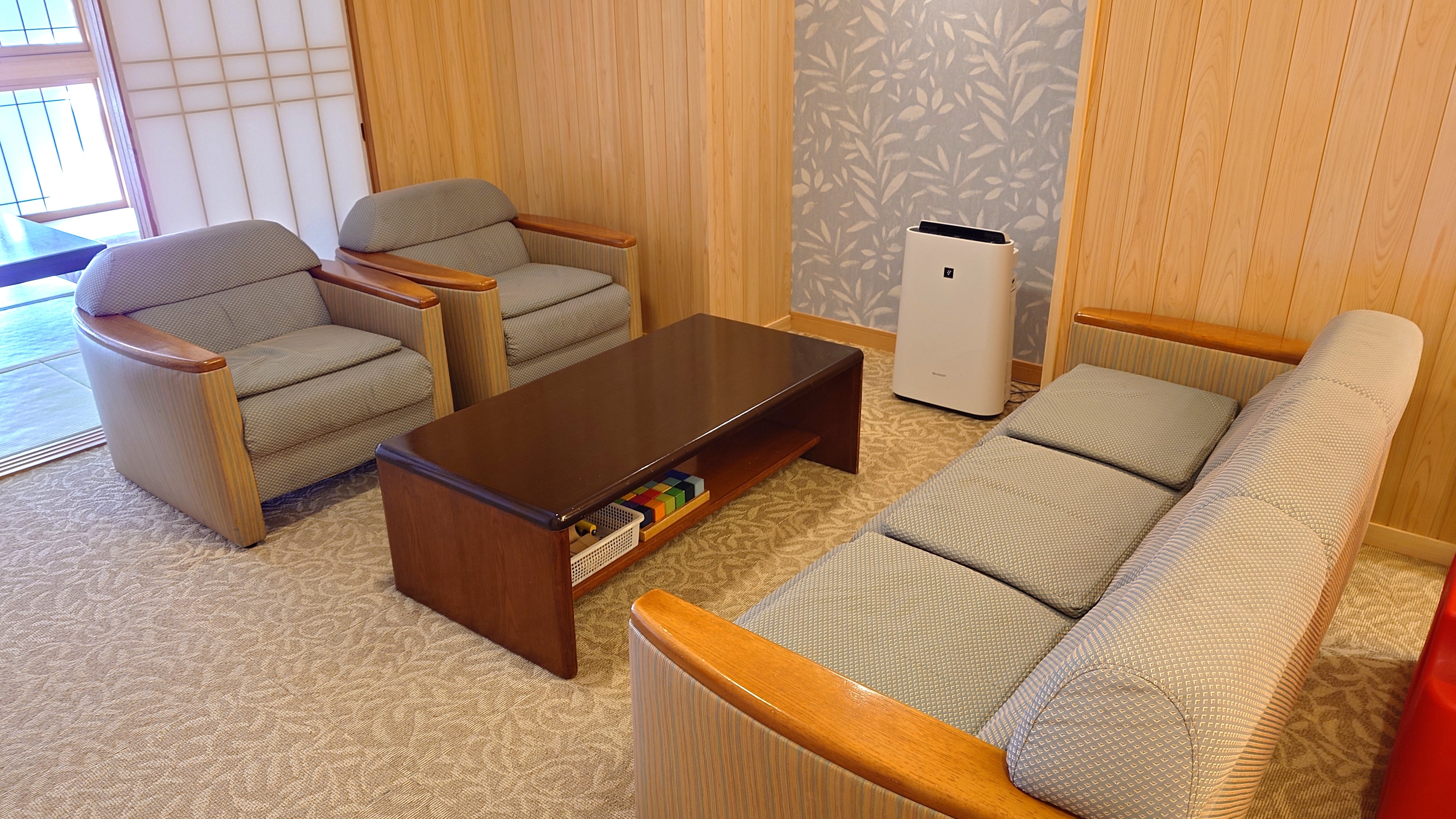 【花心楼：紫苑】落ち着いた柔らかい色調の空間は大人がゆったりくつろぐのにも最適