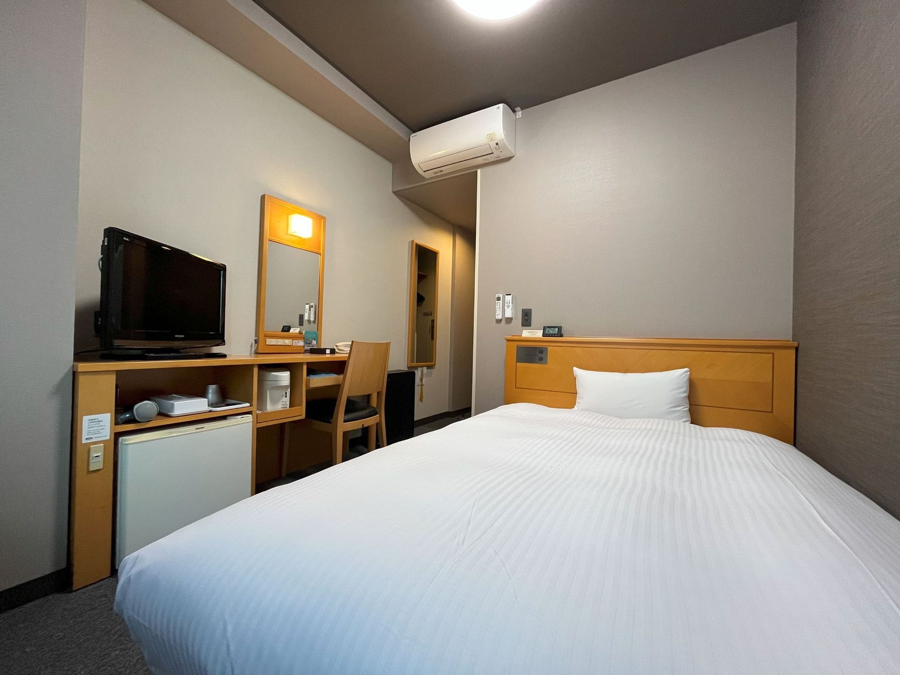 ■喫煙■シングルルームB〜加湿機能付き空気清浄機完備〜