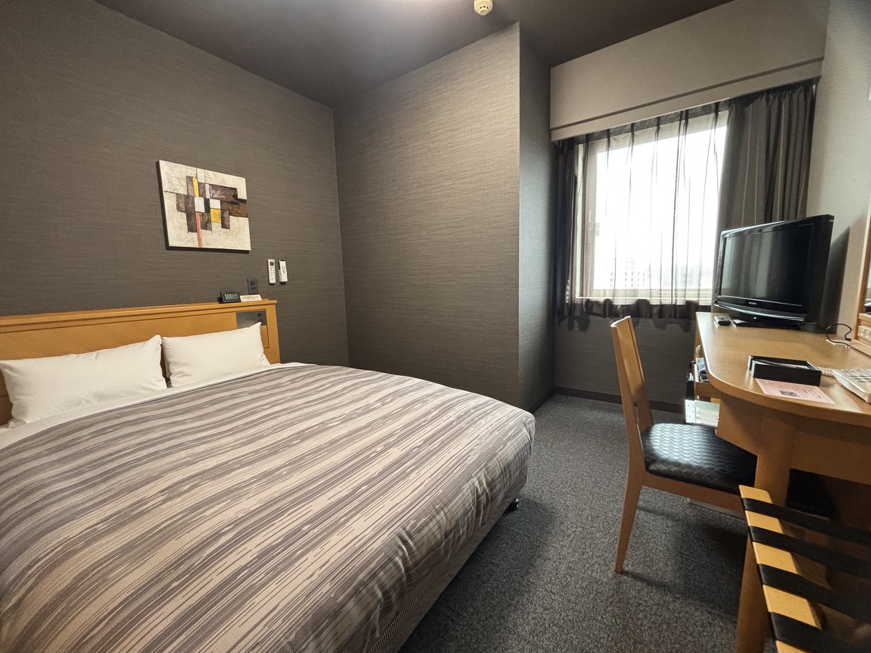 ｾﾐﾀﾞﾌﾞﾙ　140㎝幅のﾍﾞｯﾄﾞ1台ご用意　1名～2名様でご利用可能なお部屋でございます。
