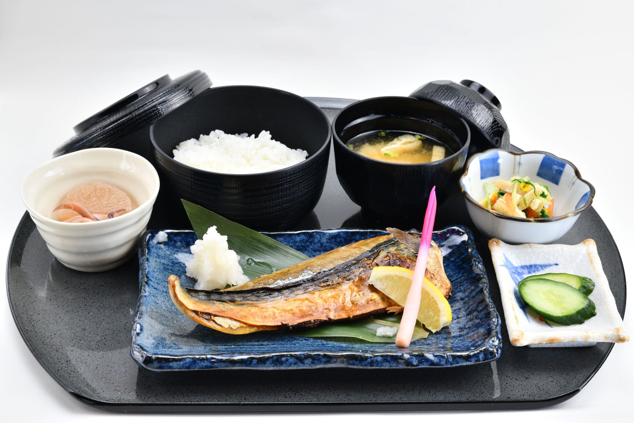 【春SALE】お得な定食付きプラン★JR盛岡駅東口から徒歩3分★大浴場完備☆朝食無料！！