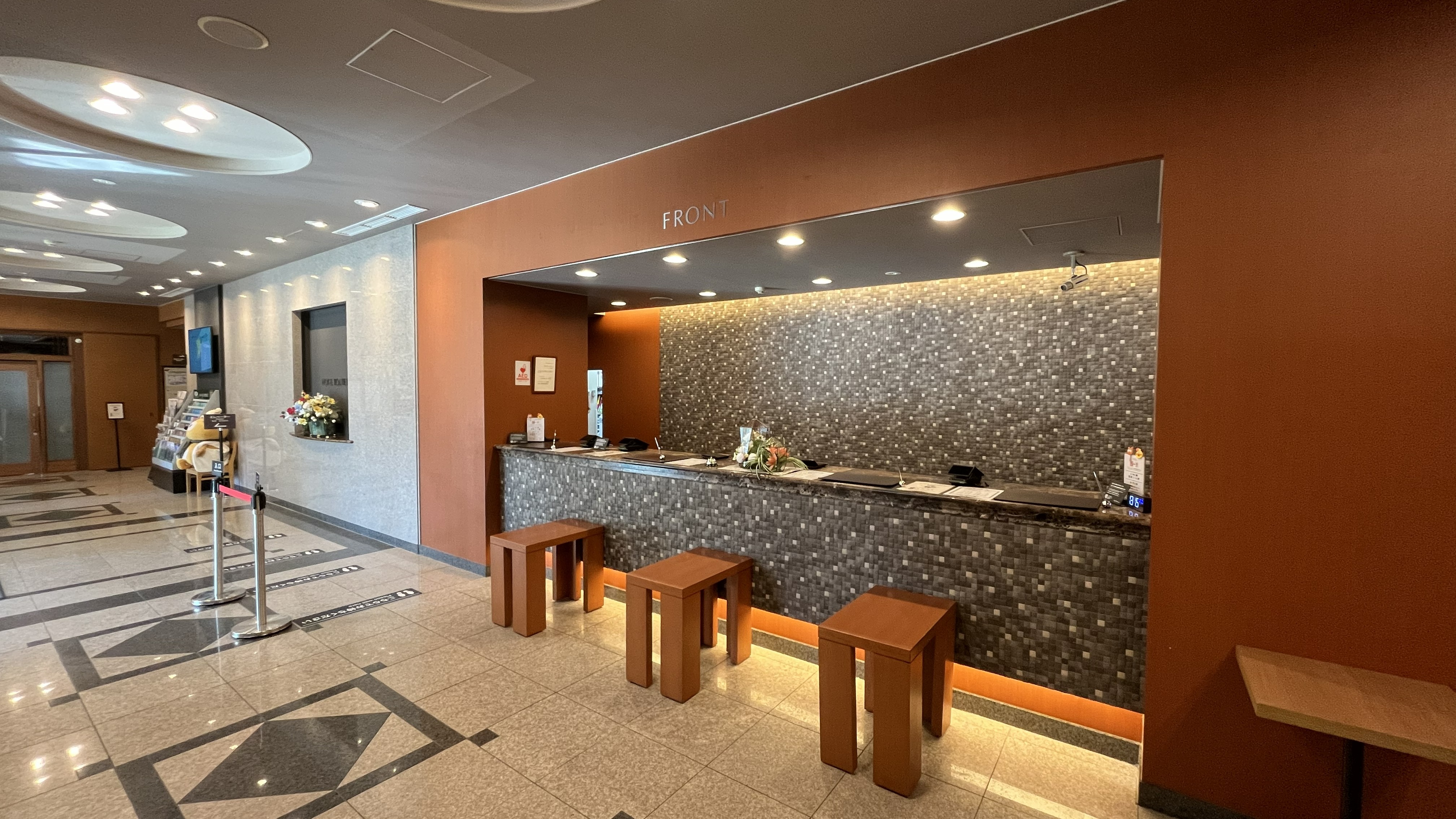 24時間フロントスタッフが待機しております。お気軽にお問合せくださいませ。