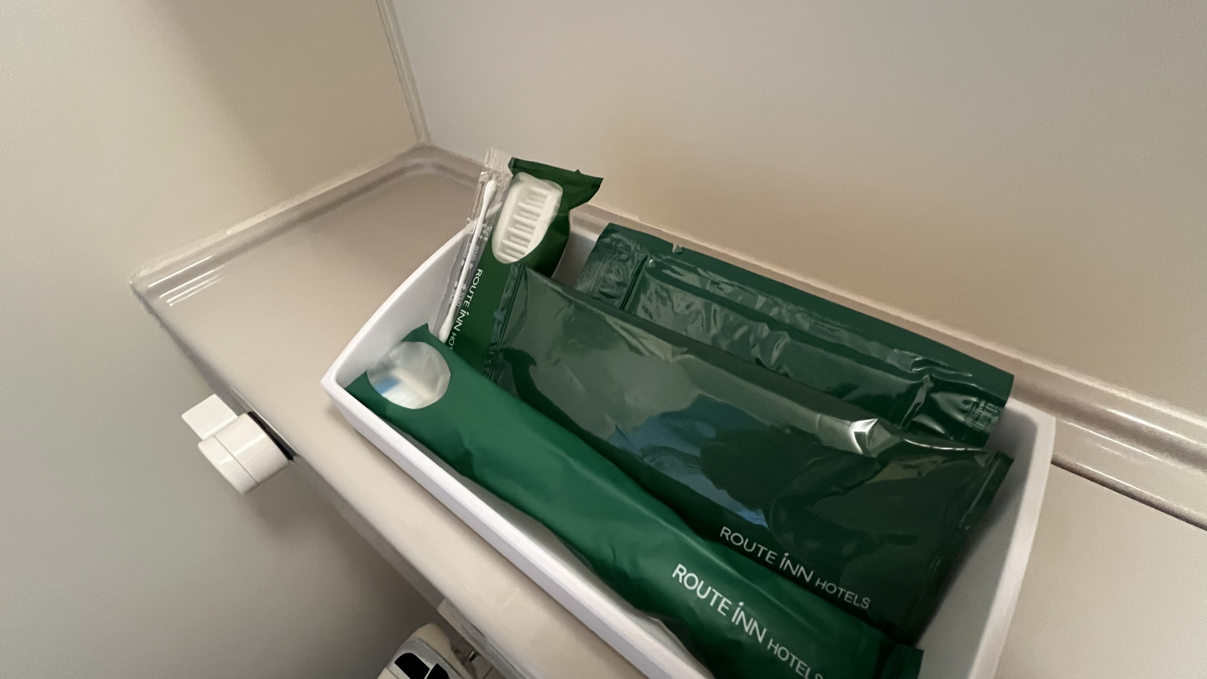 ユニットバス　歯ブラシ・カミソリ・綿棒・ボディタオル・ブラシ