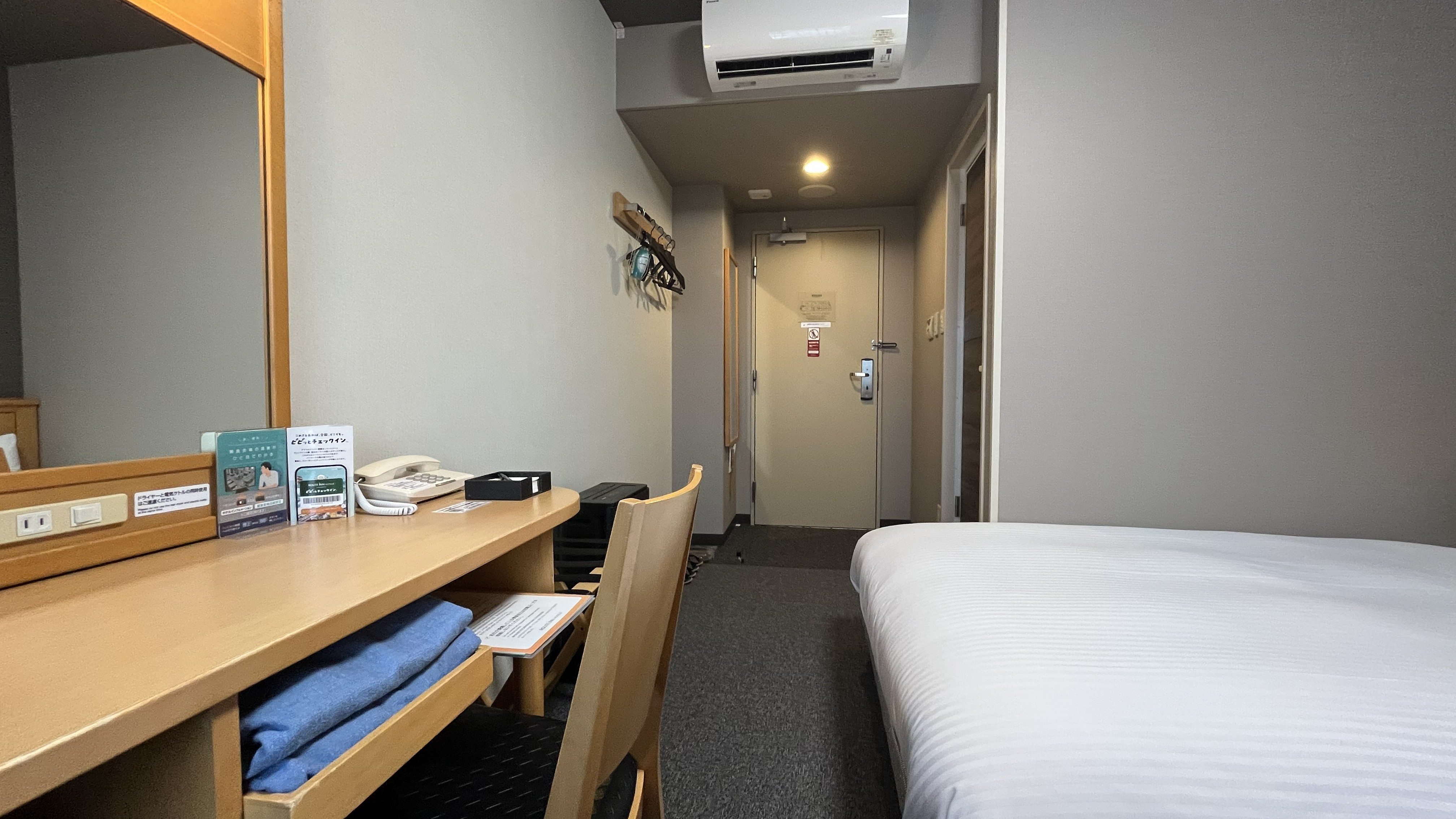 セミダブルルーム