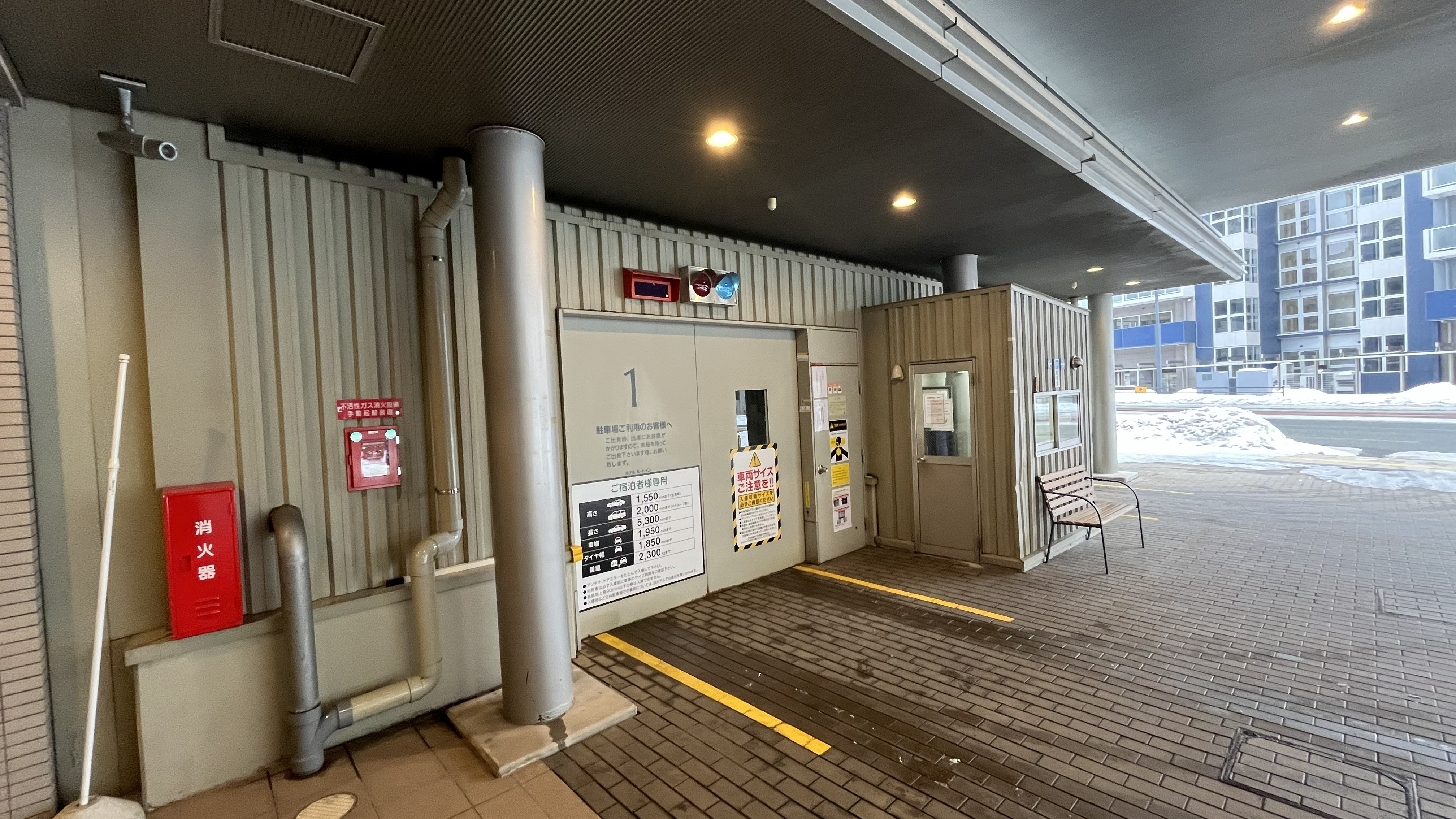 機械式立体駐車場入り口