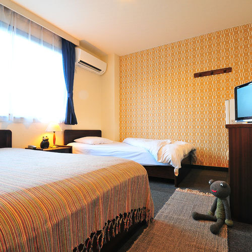 ห้องเตียงคู่ได้รับการปรับปรุงใหม่ในเดือนกรกฎาคม 2014! ได้ถูกแปลงร่างเป็นห้องที่มีสไตล์